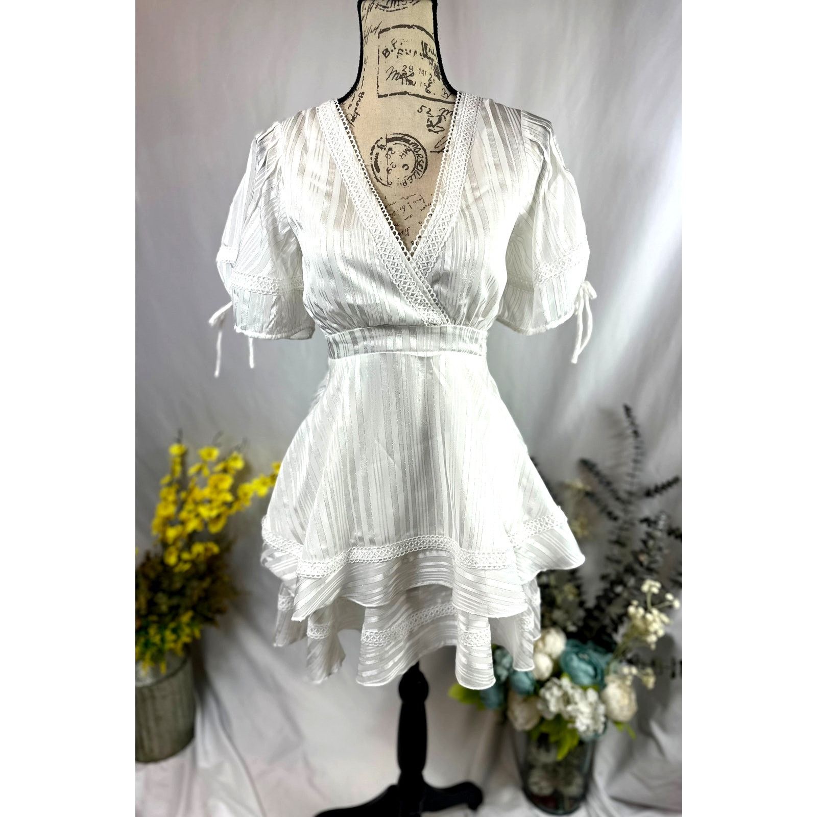 Other Lulu's Adorable Essence Striped Mini Dress White XS Size XS / US 0-2 / IT 36-38 - 7 Thumbnail