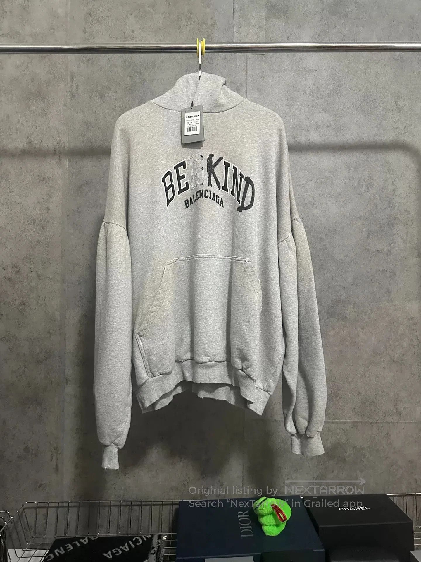 Balenciaga balenciaga gray hoodie with embroidered logo. Size US L / EU 52-54 / 3 - 1 Thumbnail