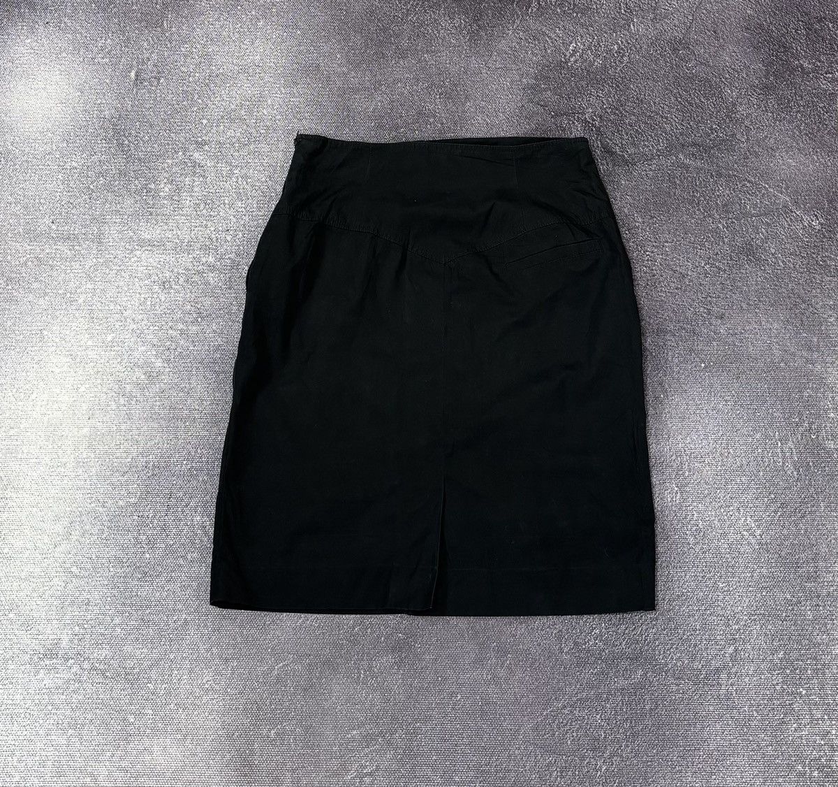 Max Mara Vintage Max Mara Women’s Black Luxury Straight Midi Skirt Size 30" / US 8 / IT 44 - 2 Thumbnail