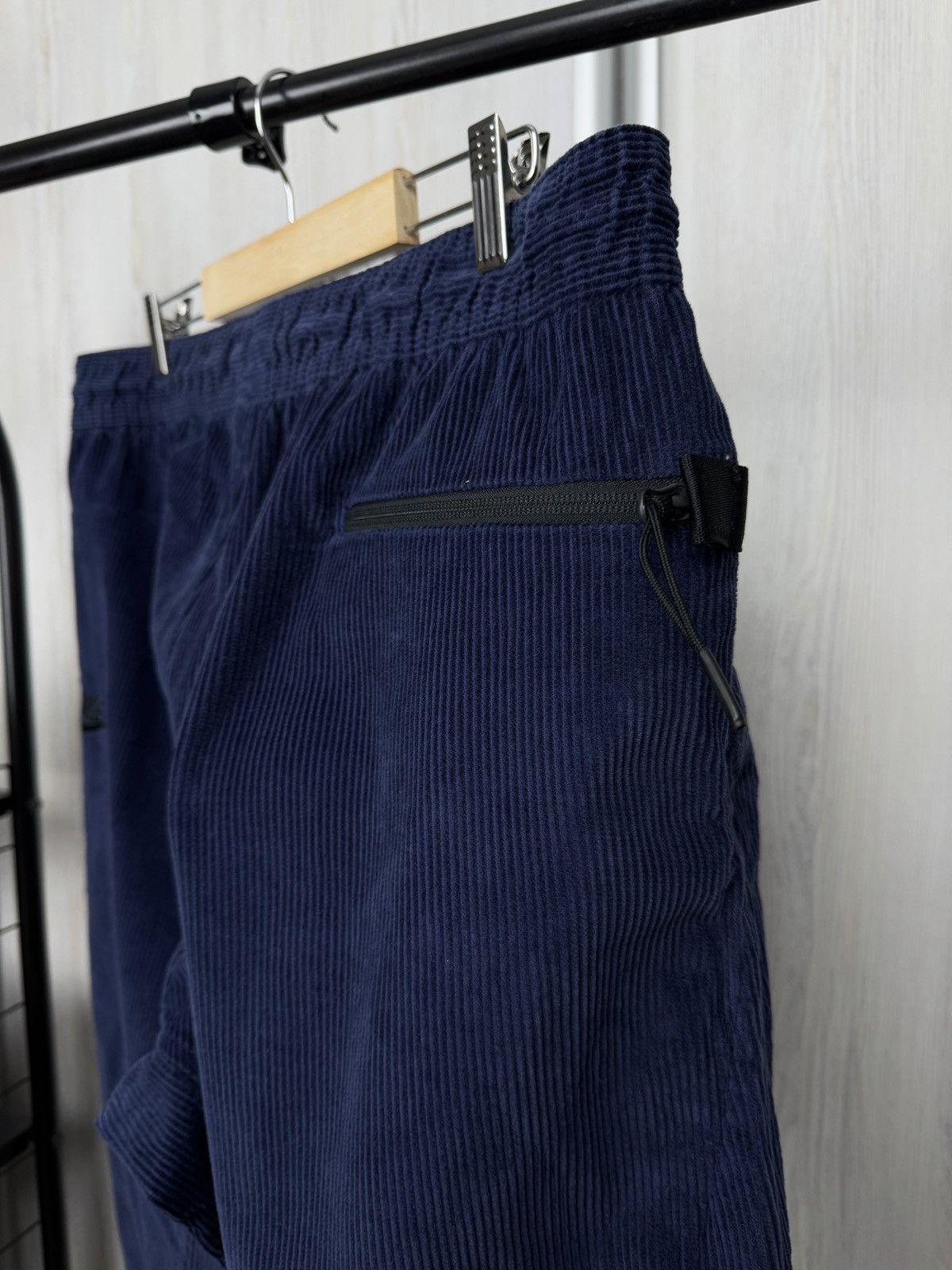 Nike Nike NIKE LIFESTYLE CROP PANT Size: XL BLUE - DO6329-410 Size US 36 / EU 52 - 8 Thumbnail