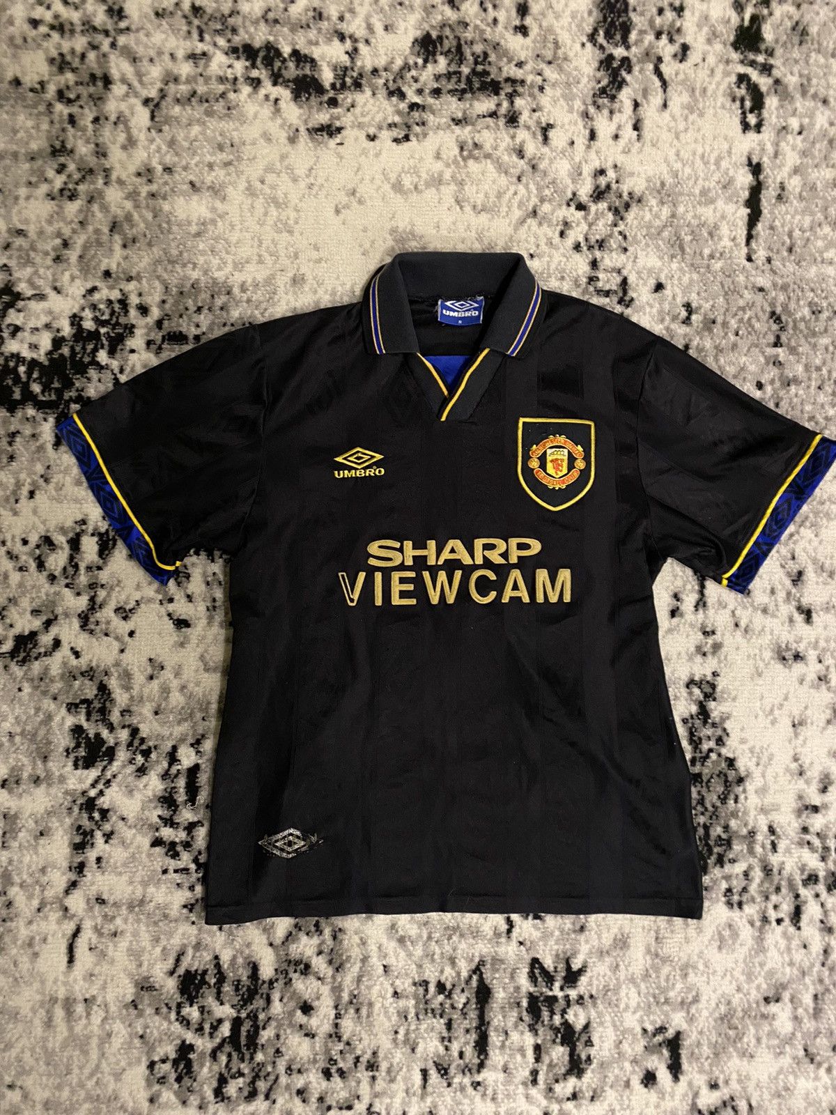 Umbro × Vintage 1993-95 Vintage Umbro Manchester United Retro Soccer Jersey Size US M / EU 48-50 / 2 - 1 Thumbnail