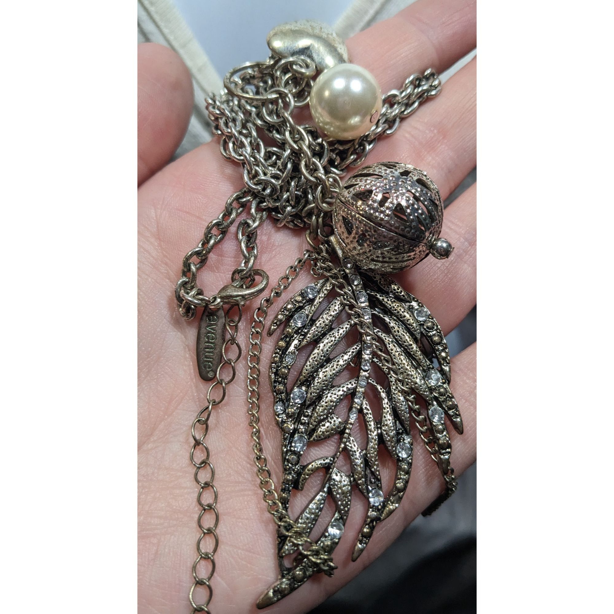 Avenue Avenue Y2K Cluster Charm Pendant Necklace Size ONE SIZE - 7 Thumbnail