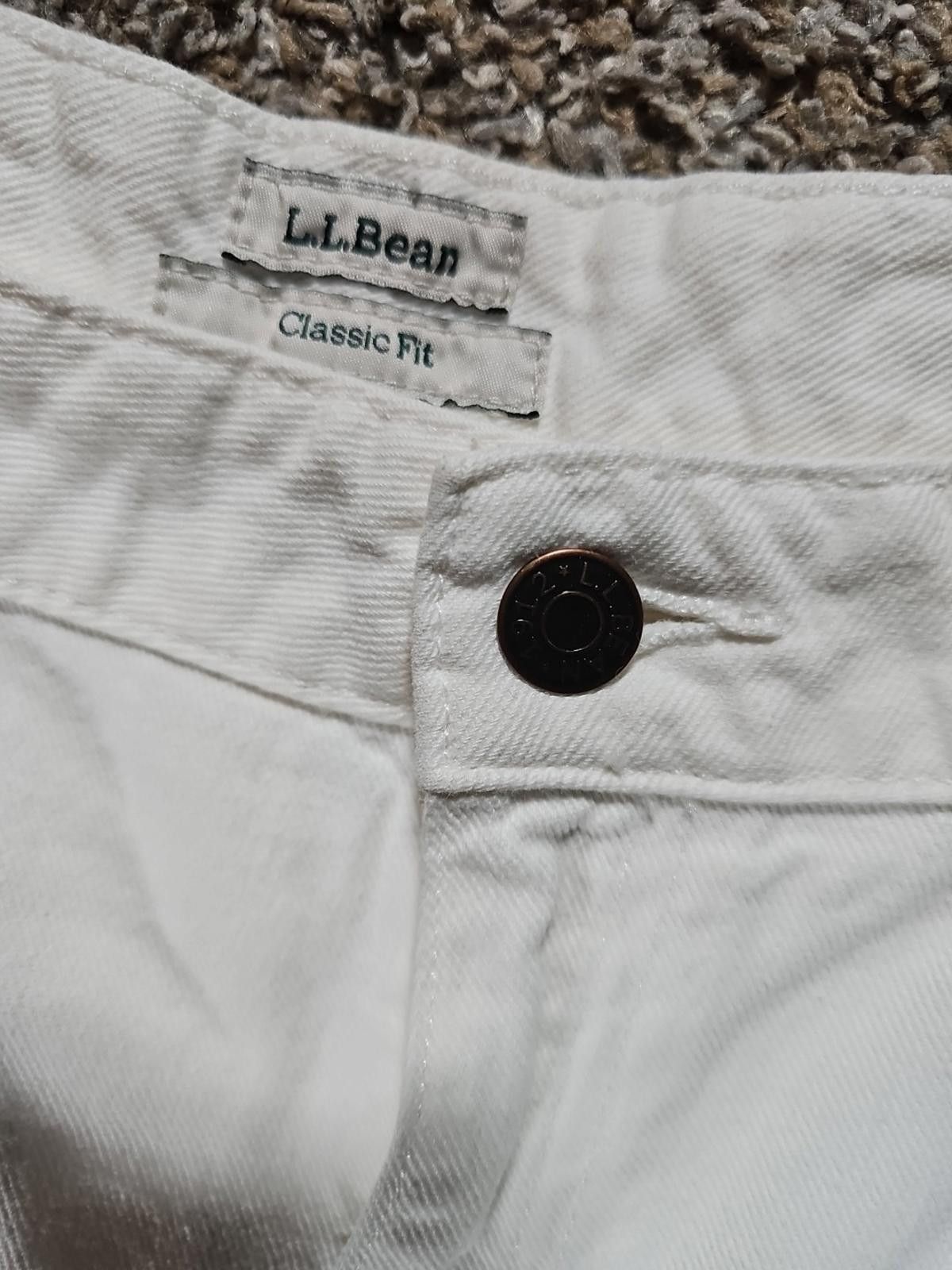 L.L. Bean LL Bean Classic Fit 16 Petite White Jeans Size 38" / US 16 / IT 52 - 2 Thumbnail