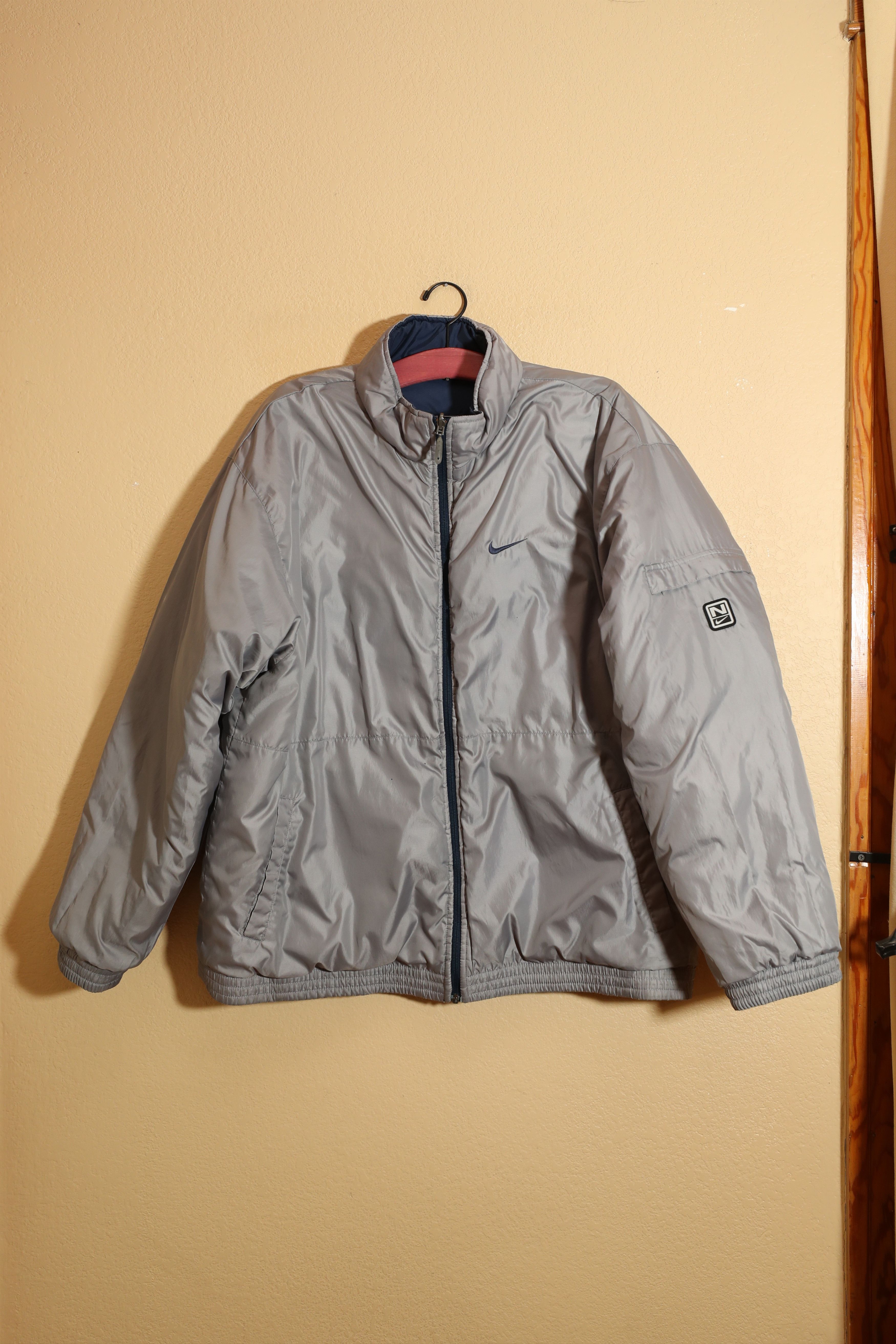 Nike Nike Vintage Reversible Navy/Gray Puffy Nike Jacket (XL) Size US XL / EU 56 / 4 - 3 Thumbnail