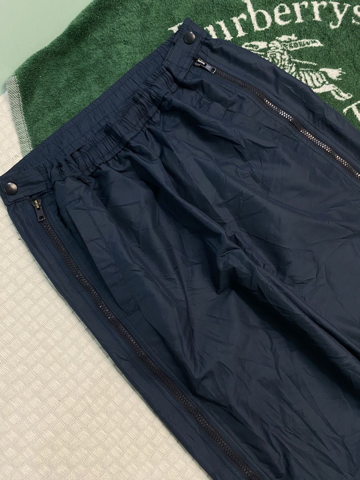 Carhartt Wip × Nike 💥 VINTAGE NIKE BAGGY ZIPPED 90S NYLON WIDE TRACK PANTS Y2K Size US 30 / EU 46 - 4 Thumbnail