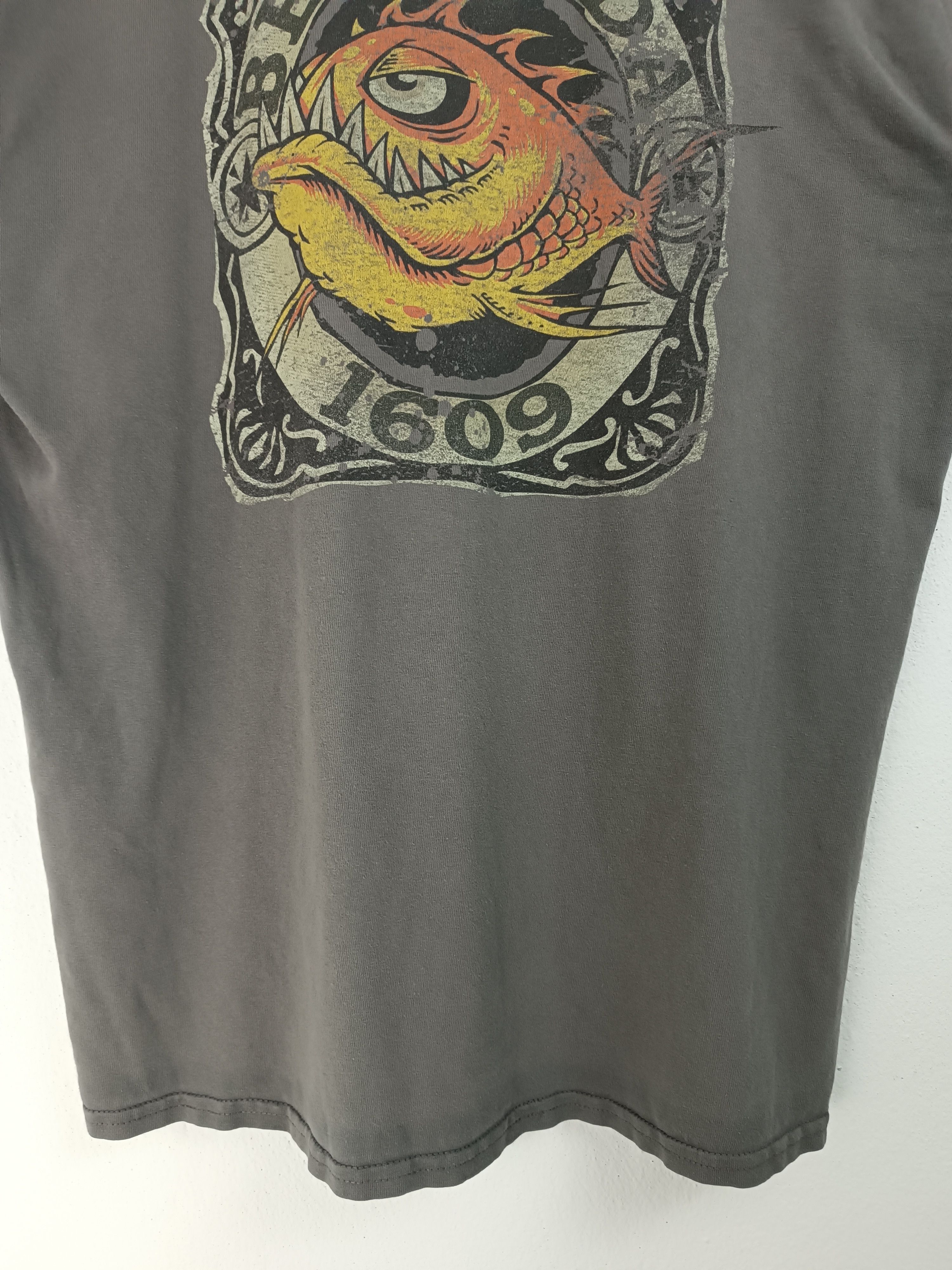 Vintage VINTAGE BERMUDA 1609 MONSTER FISH SCARY HORROR DARK TEE Size US L / EU 52-54 / 3 - 13 Thumbnail