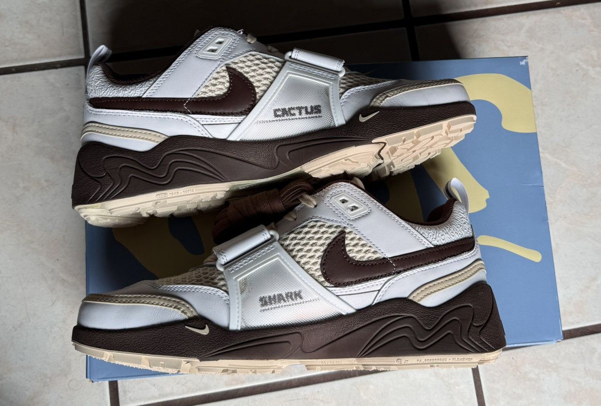 Travis Scott Nike Travis Scott Zoom Field JAXX Size US 10 / EU 43 - 3 Thumbnail