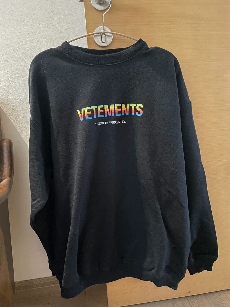 Vetements Vetements Rainbow Printed Hoodie, Size XS Size US XS / EU 42 / 0 - 1 Thumbnail