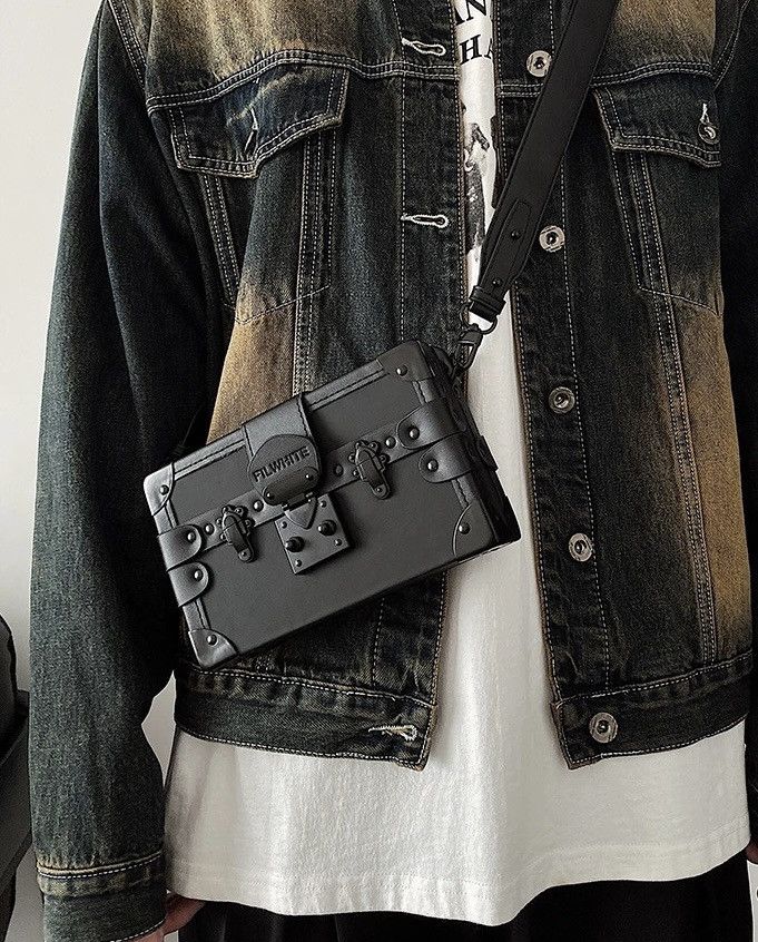Japanese Brand Streetwear Crossbody Shoulder Buckle Box Bag PU Leather Size ONE SIZE - 3 Thumbnail