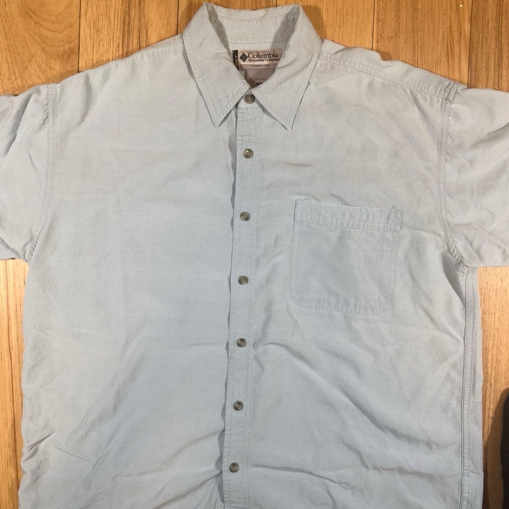 Vintage Columbia GRT Shirt Large Light Blue Short Sleeve Button Pleated Viscose Size US L / EU 52-54 / 3 - 2 Thumbnail