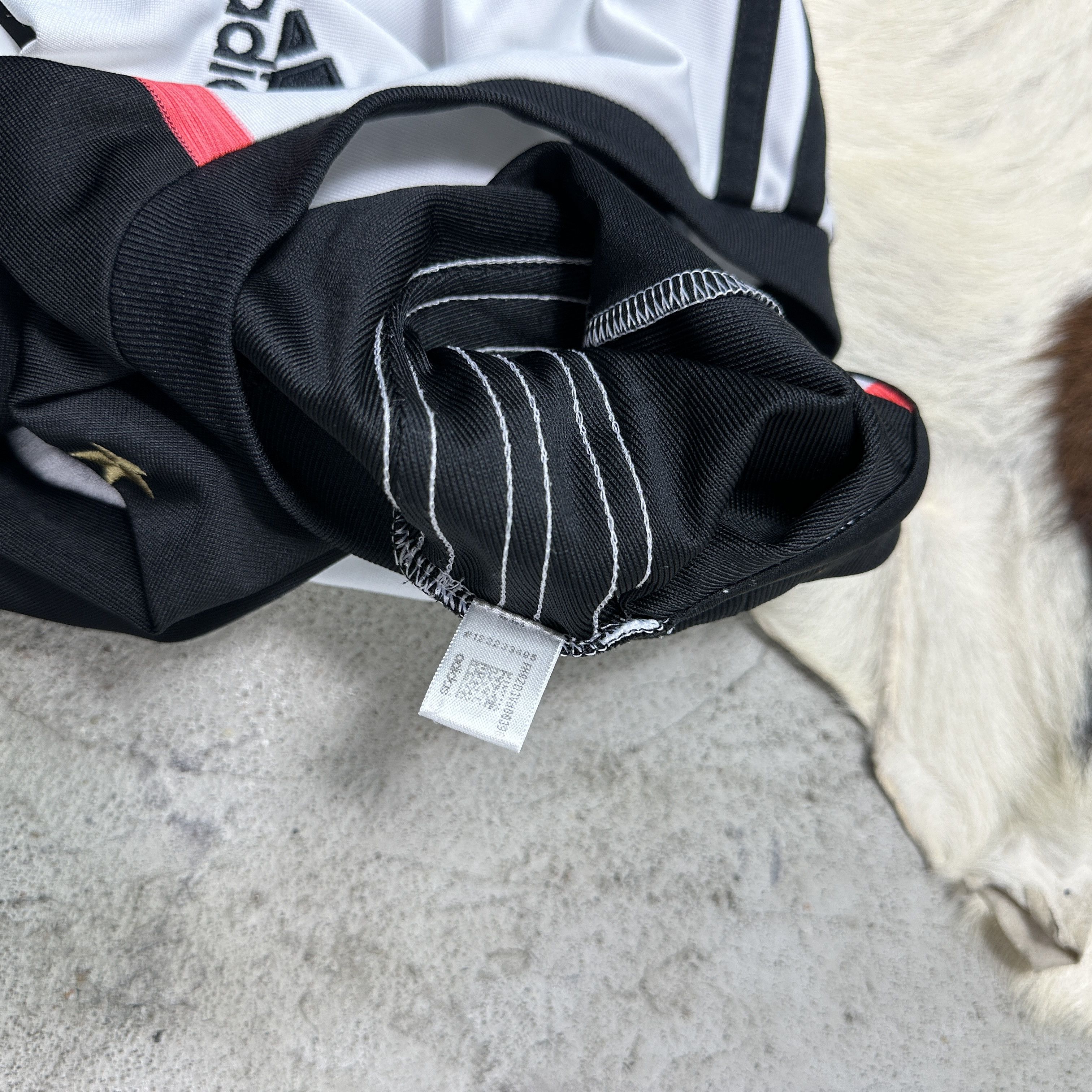 Adidas Vintage Sporty Adidas Juventus 19/20 Home Jersey Y2K Size US L / EU 52-54 / 3 - 7 Thumbnail