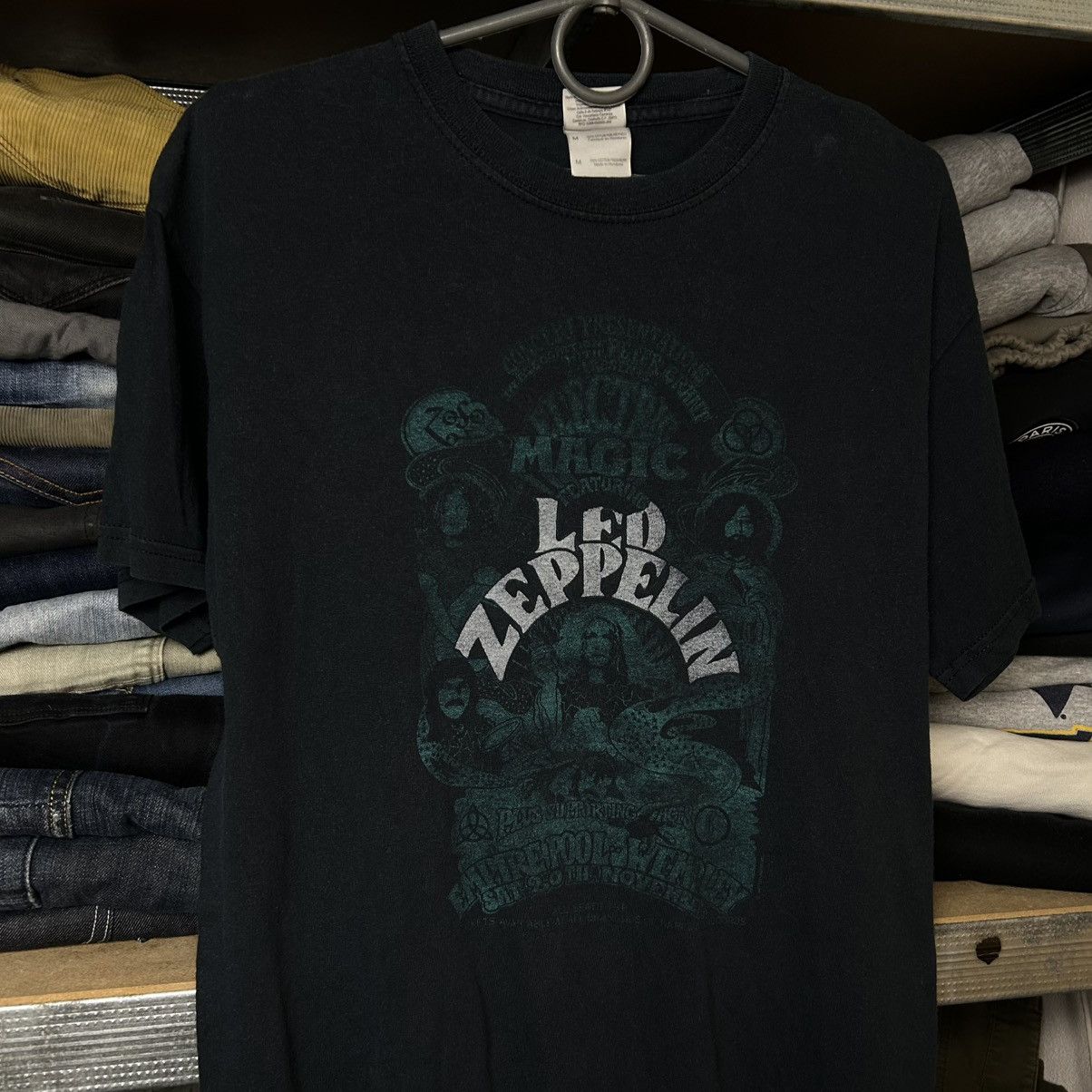 Band Tees Vintage Led Zeppelin 2010 Big Graphic Logo rock band tee Size US M / EU 48-50 / 2 - 2 Thumbnail