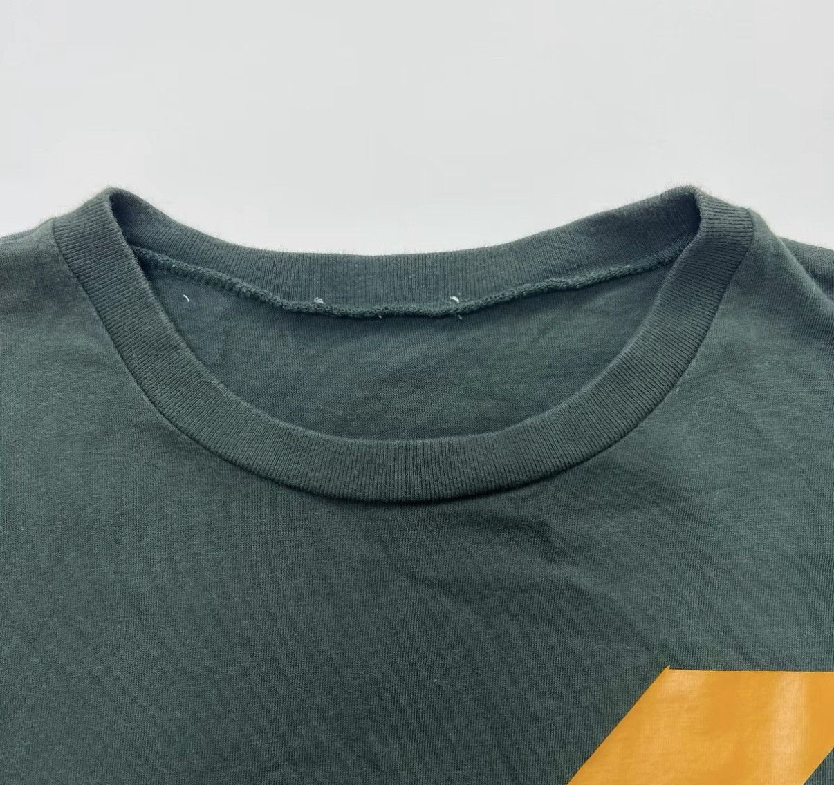 Dior Dior Solid Color Logo Print Crew Neck T-shirt K12 Size US S / EU 44-46 / 1 - 3 Thumbnail