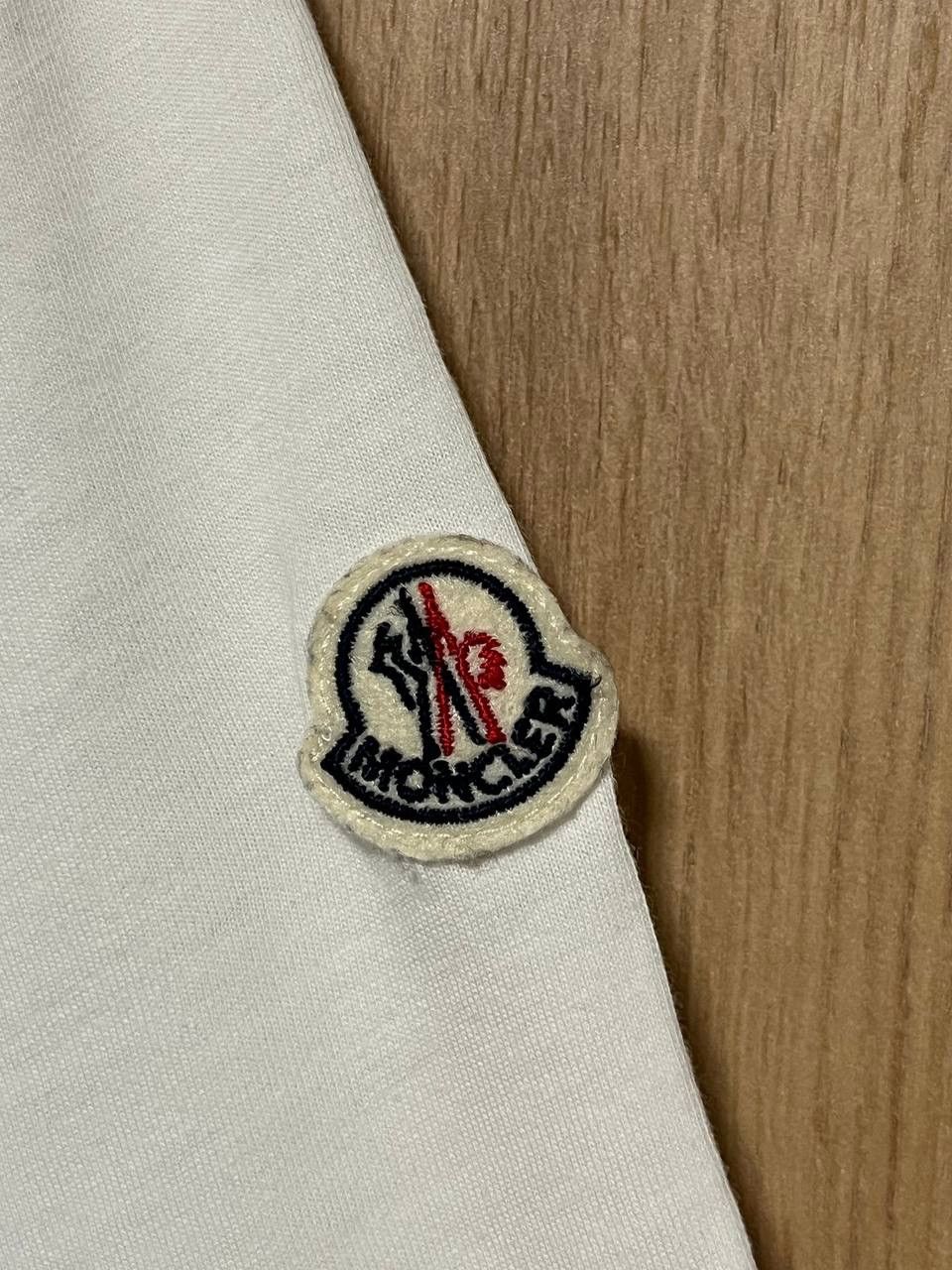 Moncler Moncler Shark Logo T-shirt Size US M / EU 48-50 / 2 - 4 Thumbnail