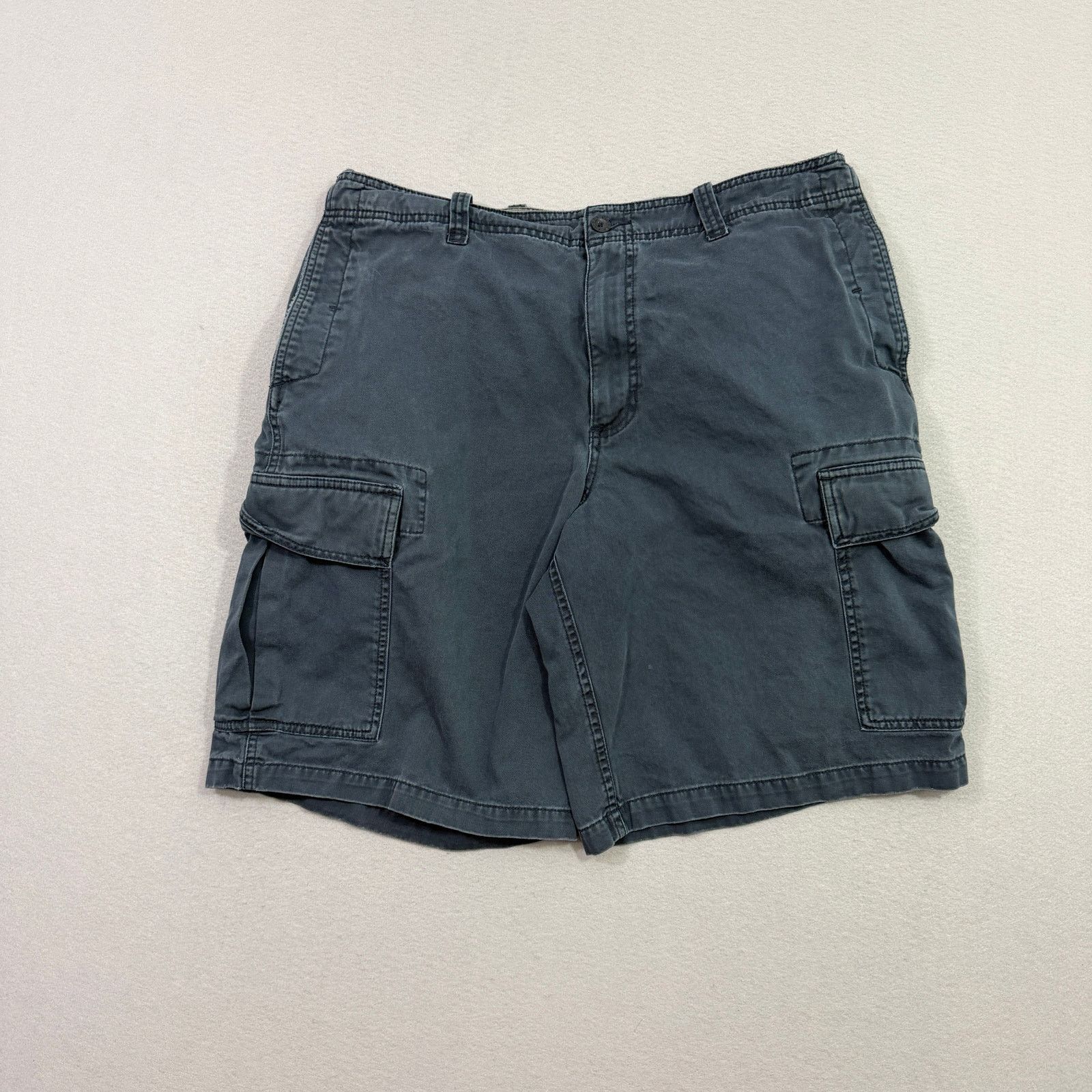 Old Navy Vintage Old Navy Cargo Shorts Men's 35 Blue 11" Inseam Size US 35 - 1 Thumbnail