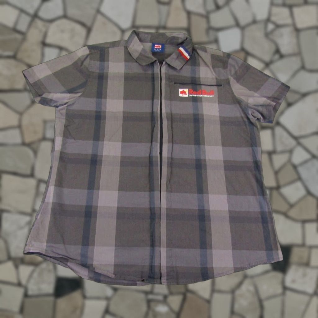 Vintage VINTAGE Red Bull Women's Casual Shirt XL Gray Plaid Button-Up Full Zip Cotton Blend Outdoor Size XL / US 12-14 / IT 48-50 - 1 Thumbnail