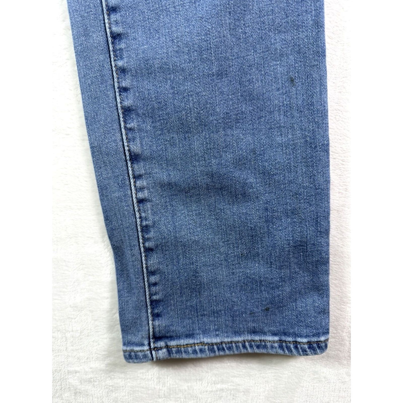 Levi's Levi's Jeans Women's 31x32 Blue Denim Distressed 724 High Rise Straight 5-Pocket Denim Jeans Woman Blue Size 24" / US 00 / IT 34 - 5 Thumbnail