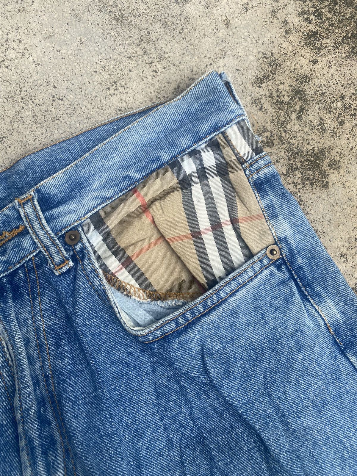 Burberry × Designer × Vintage Vintage Thomas Burberry Loose Wide Leg Jeans Size US 29 - 9 Thumbnail
