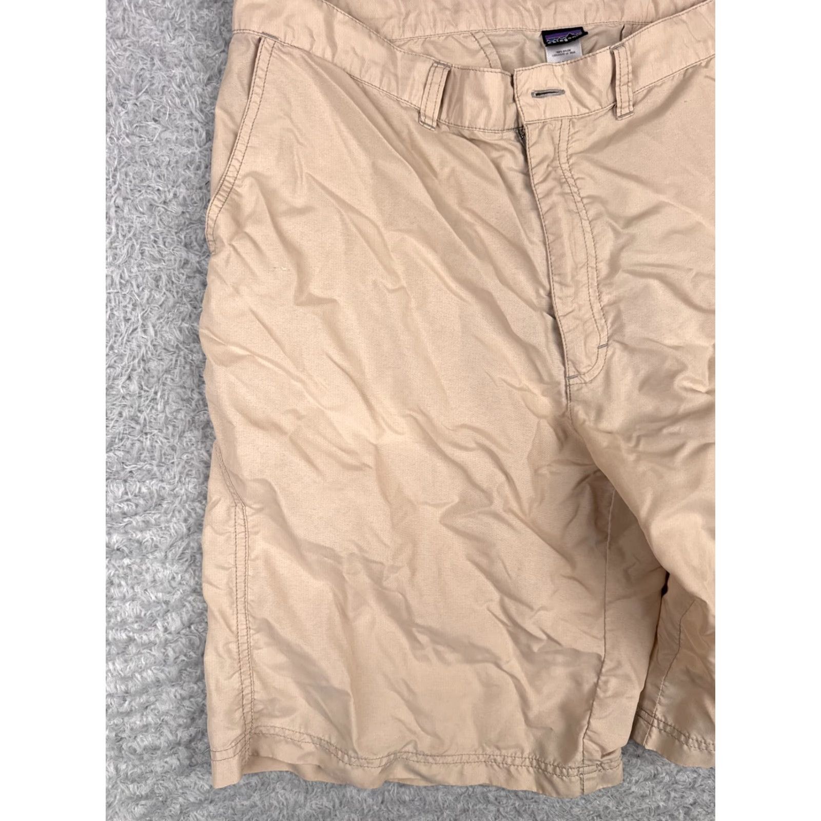 Patagonia VINTAGE Patagonia Shorts Adult 35 Beige Nylon Cargo Solid Pockets Mens Size US 35 - 2 Thumbnail