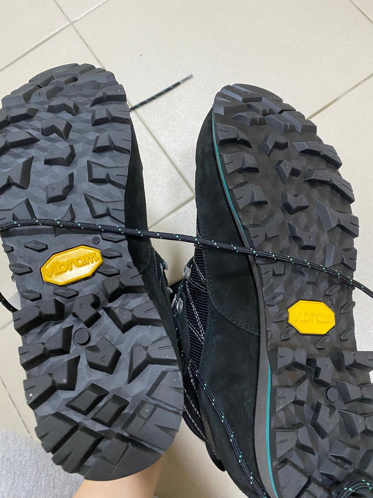 Other AKU Alba Trek Narrow GTX Hiking Boots – Black / Mint Size US 8.5 / EU 41-42 - 5 Thumbnail