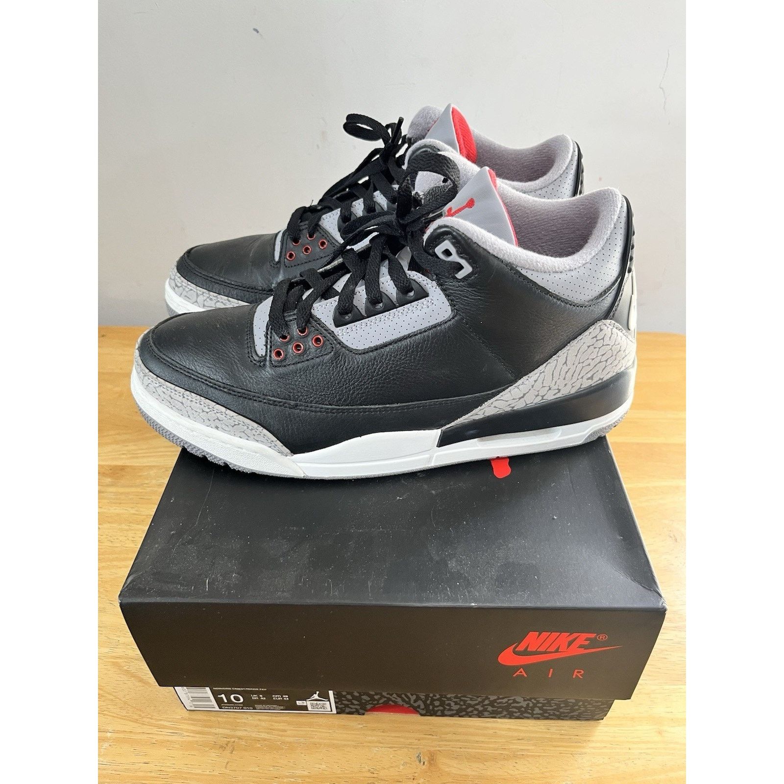 Jordan Brand Size 10 - Air Jordan 3 Retro OG 2024 Black Cement Size US 10 / EU 43 - 1 Thumbnail