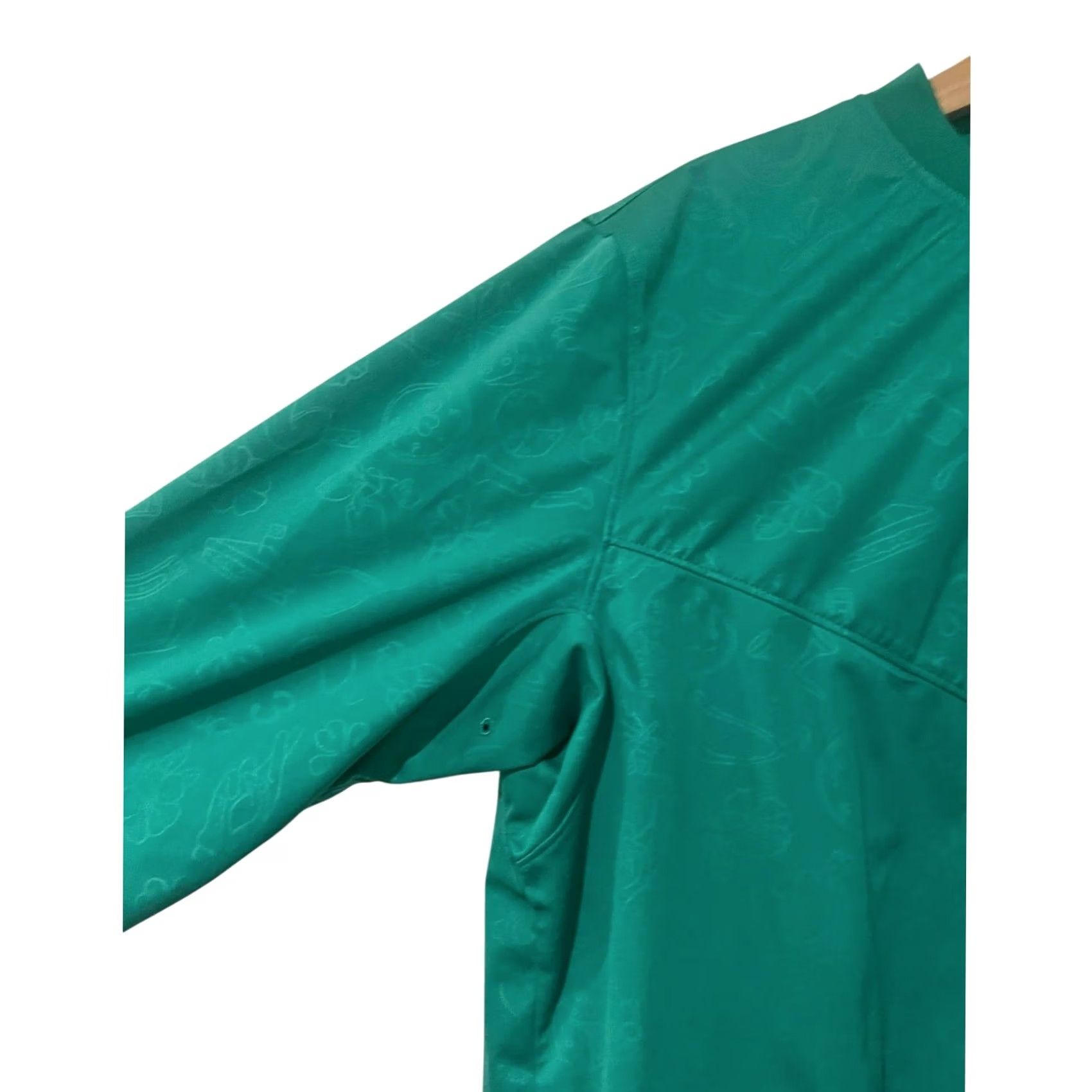 Nike Nike Shield Mens SZ S Green Lucky Embossed Print Pullover Jacket Core Fit Activewear Wind Resistant Water Resistant Size US S / EU 44-46 / 1 - 6 Thumbnail