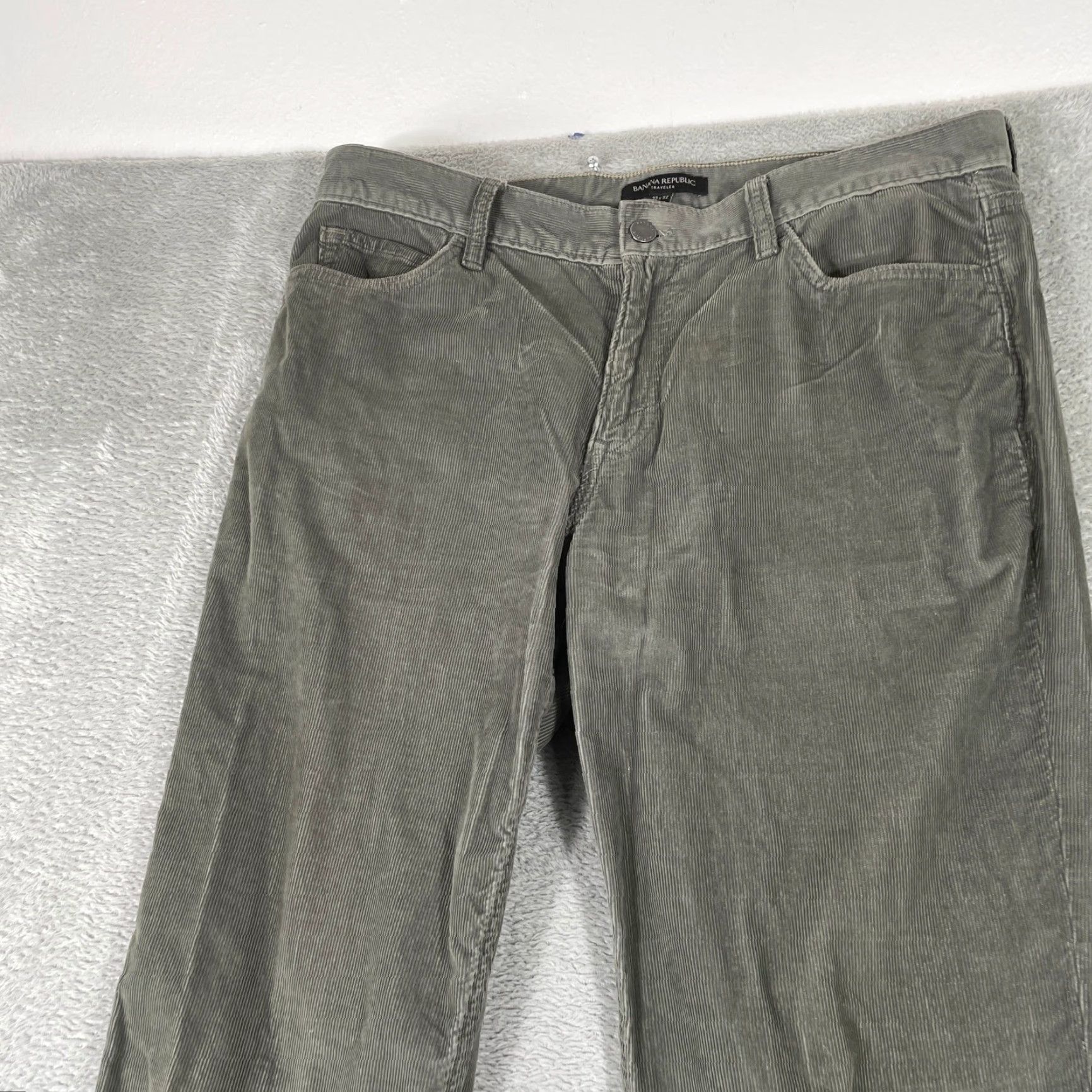 Banana Republic Banana Republic Traveler Corduroy Pants Mens 33x32 Green Slim Fit Corduroy Chino 5-Pocket Casual Workwear Mens Size US 33 - 5 Thumbnail