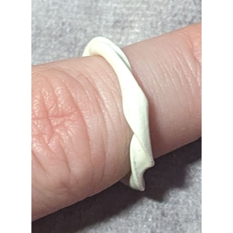 Other Abstract White Enamel Coated Art Ring Size 5 1/2 Size ONE SIZE - 11 Thumbnail
