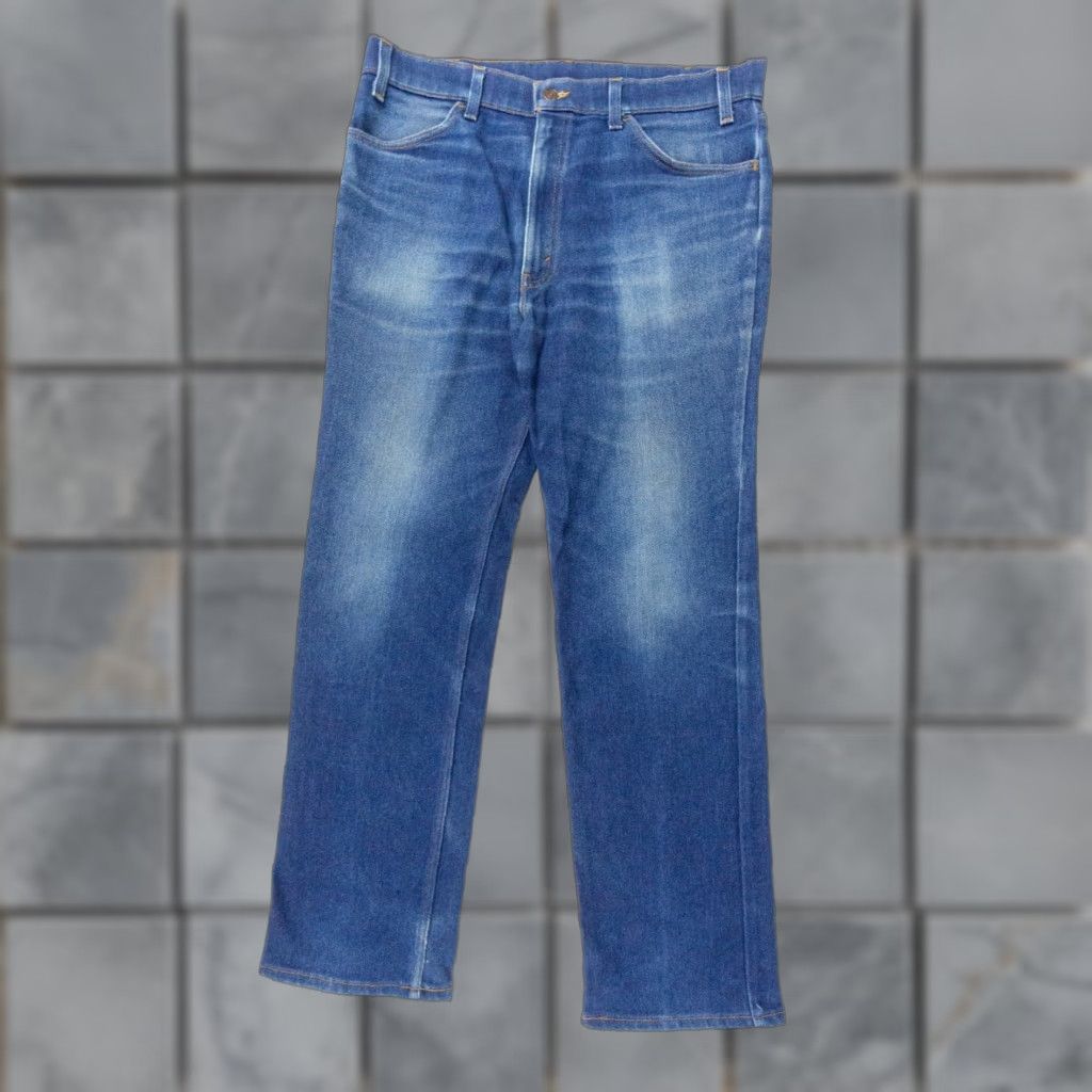 Levi's VINTAGE Levi's Jeans 90s Mens 36x31 Blue Denim Pants Tapered Action Fit Made in USA Size US 36 / EU 52 - 1 Thumbnail