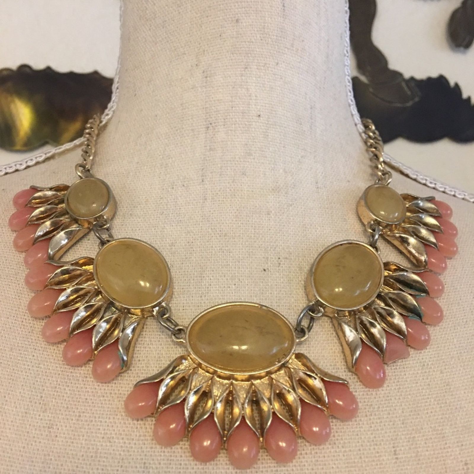 Vintage Vintage cabochon stone statement necklace Size ONE SIZE - 1 Thumbnail