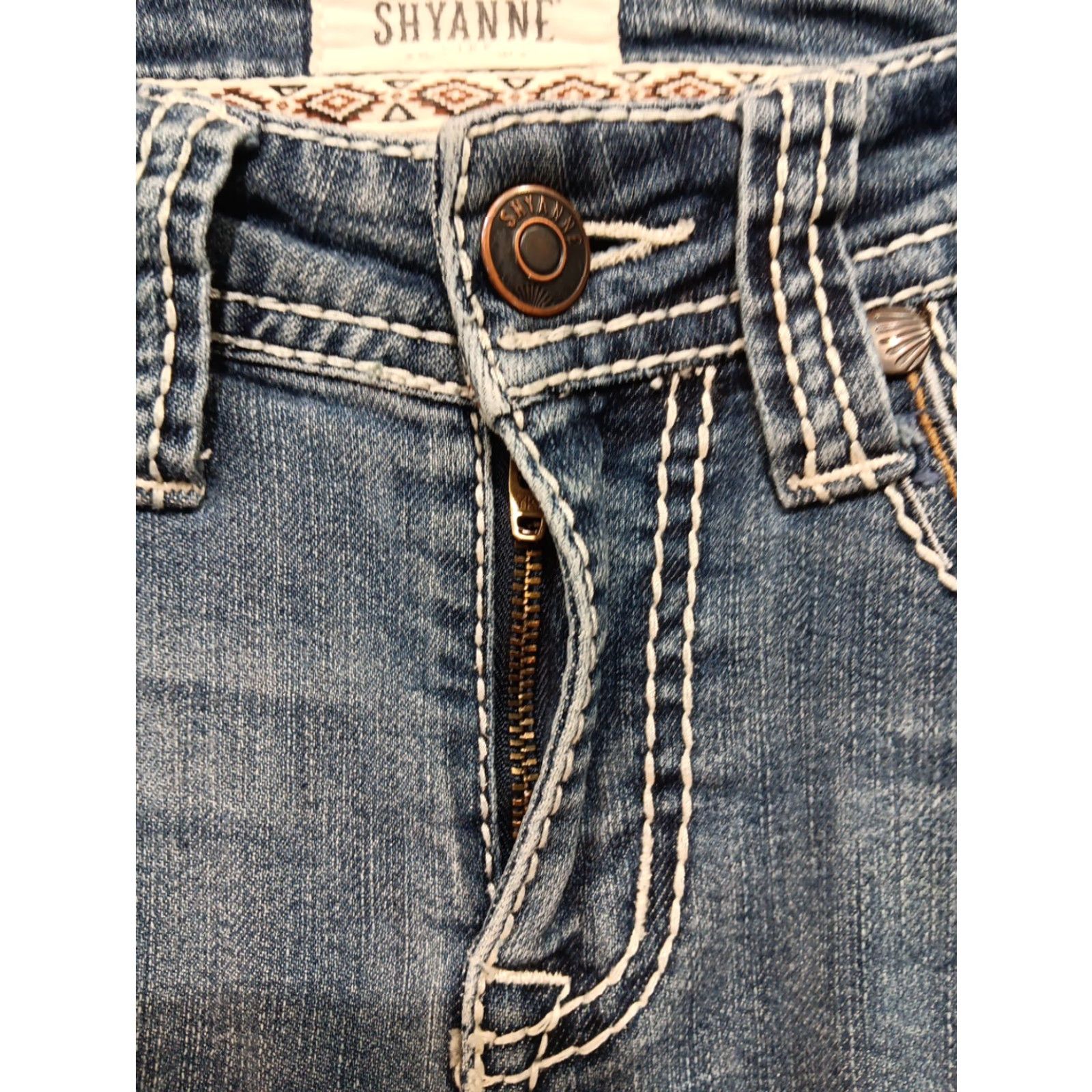 Vintage Shyanne Jeans Women Boots Cut Denim 27 Blue Medium Wash Slim 31 Inseam 5-Pocket Zip Button Distressed No N/A Size 27" / US 4 / IT 40 - 4 Thumbnail
