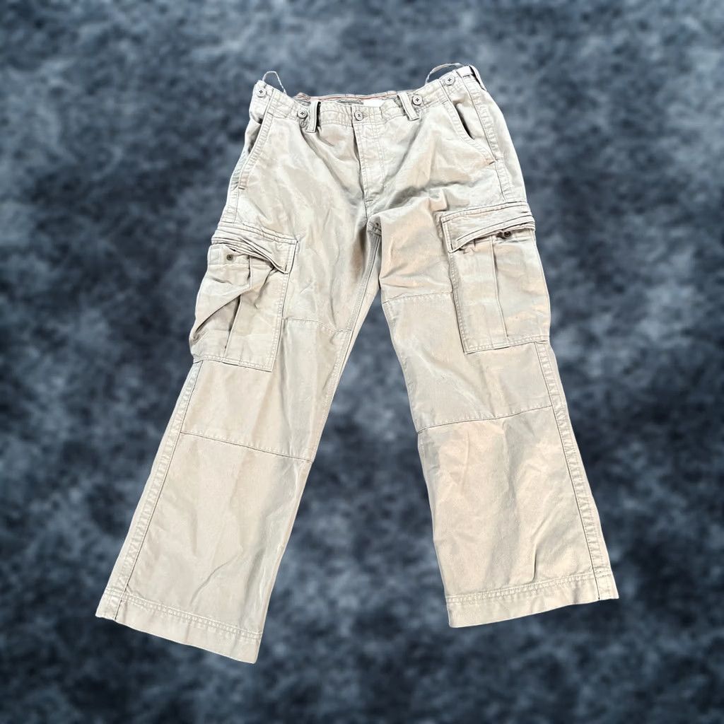 Gap Vintage Gap Cargo Y2K Baggy Military Beige Big Pockets 00s Wide Pants Mens 40x30 Size US 40 / EU 56 - 1 Thumbnail