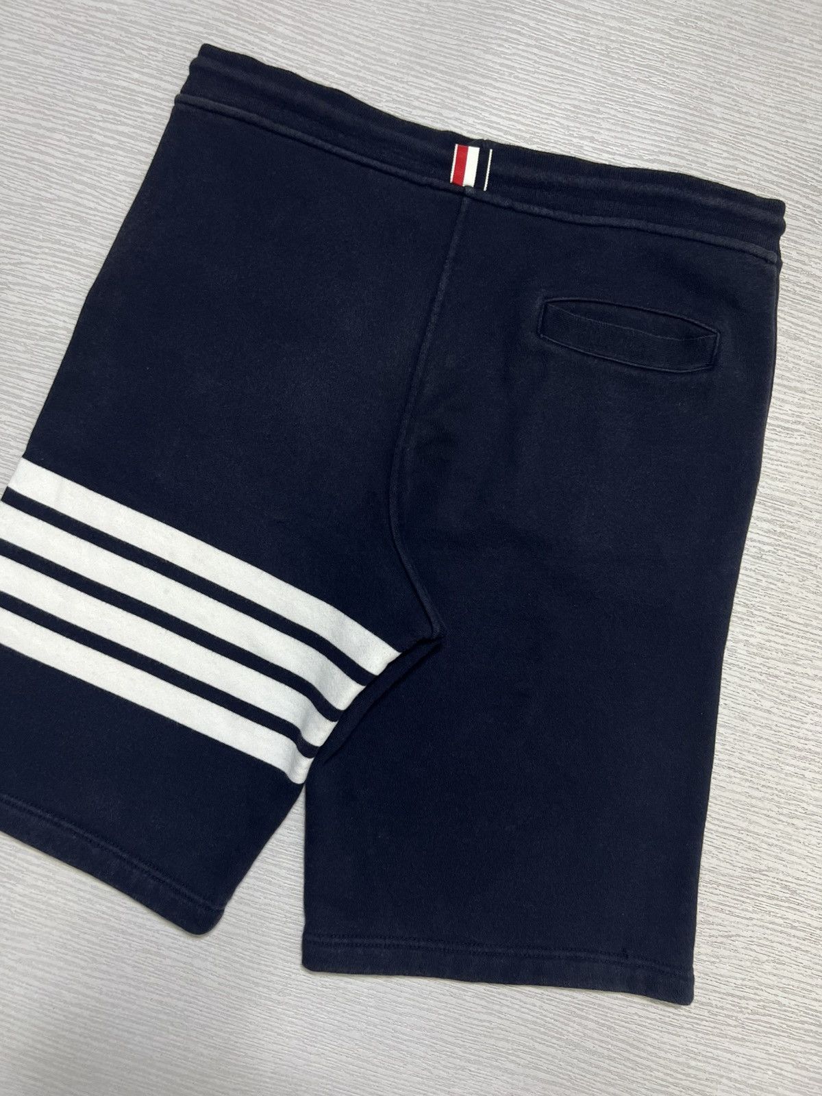 Thom Browne Thom Browne - Classic Loopback 4 Bar Sweatshorts Size US 28 / EU 44 - 9 Thumbnail
