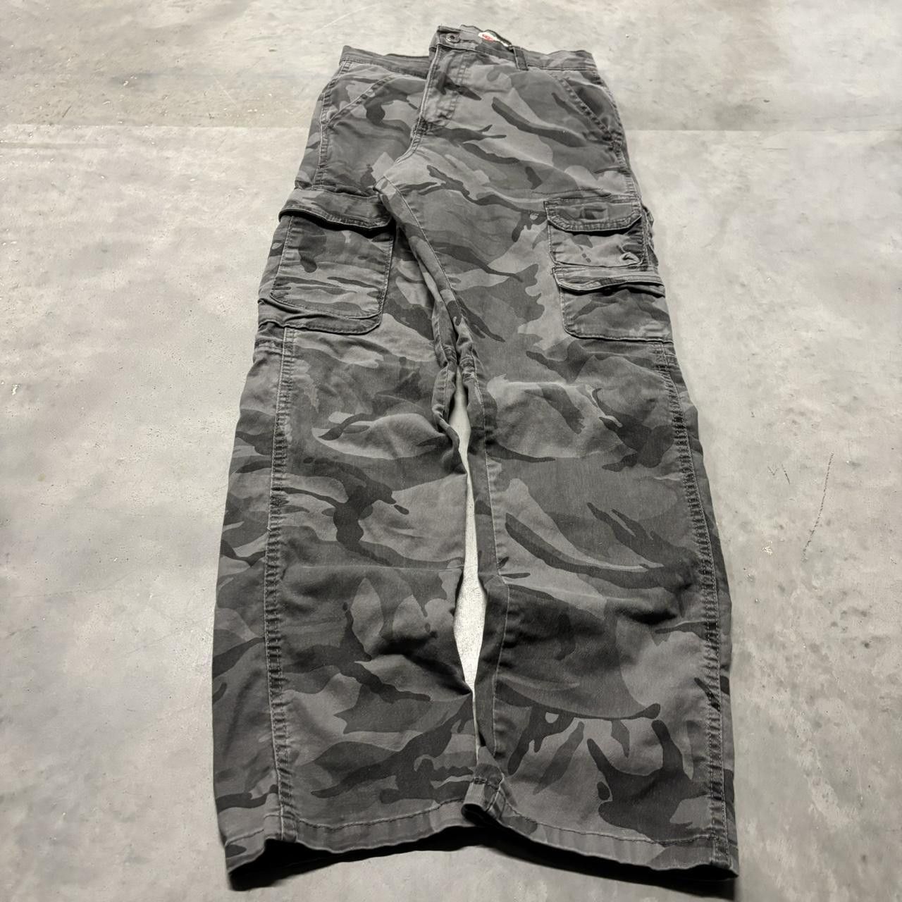 Japanese Brand × Vintage Crazy Vintage Y2K/2000s Grunge Dark Camo Skater Cargo Pants! Size US 29 - 3 Thumbnail