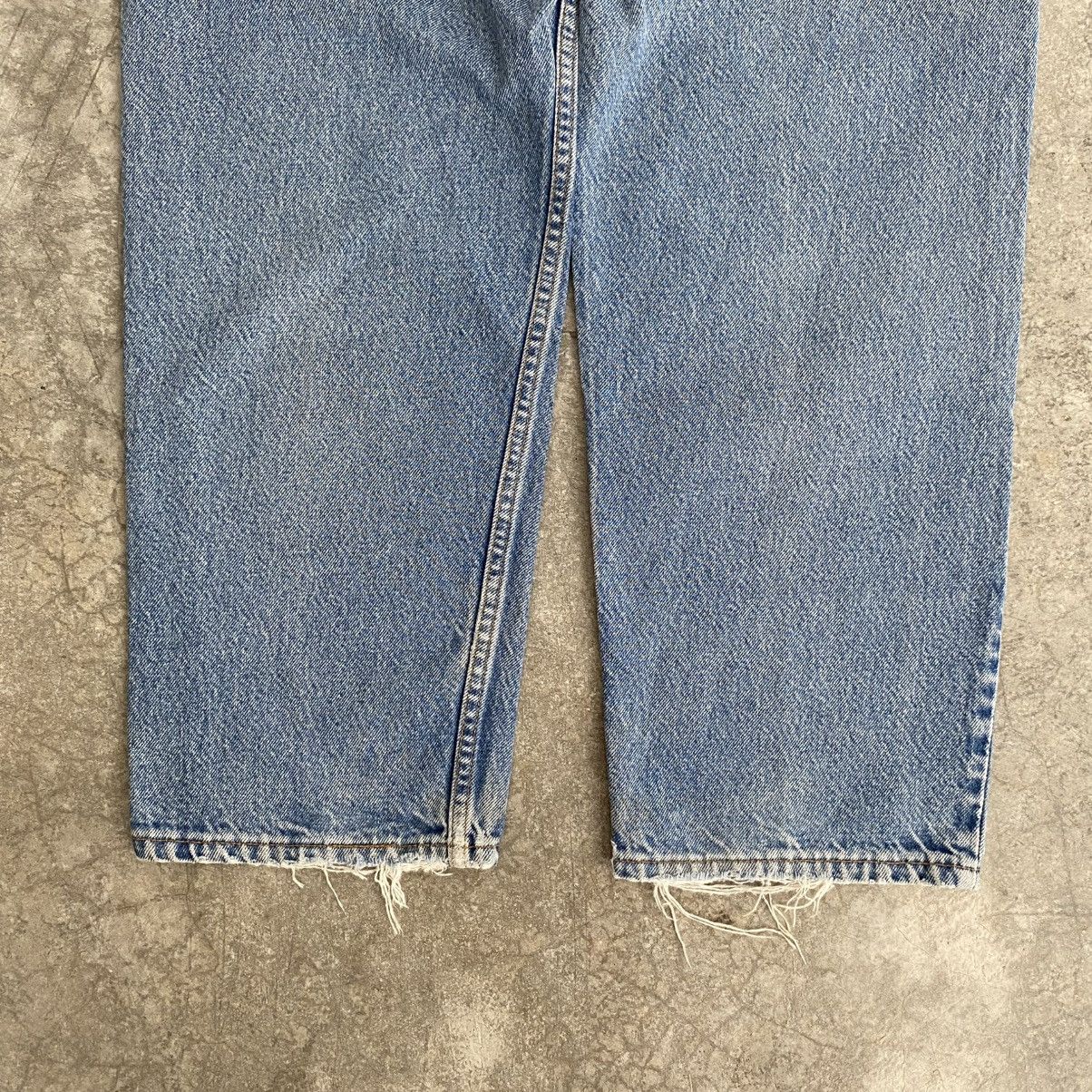 Levi's VTG 1996 Levis 550 Orange Tab Relaxed Fit Faded Blue Jeans Size US 35 - 14 Thumbnail