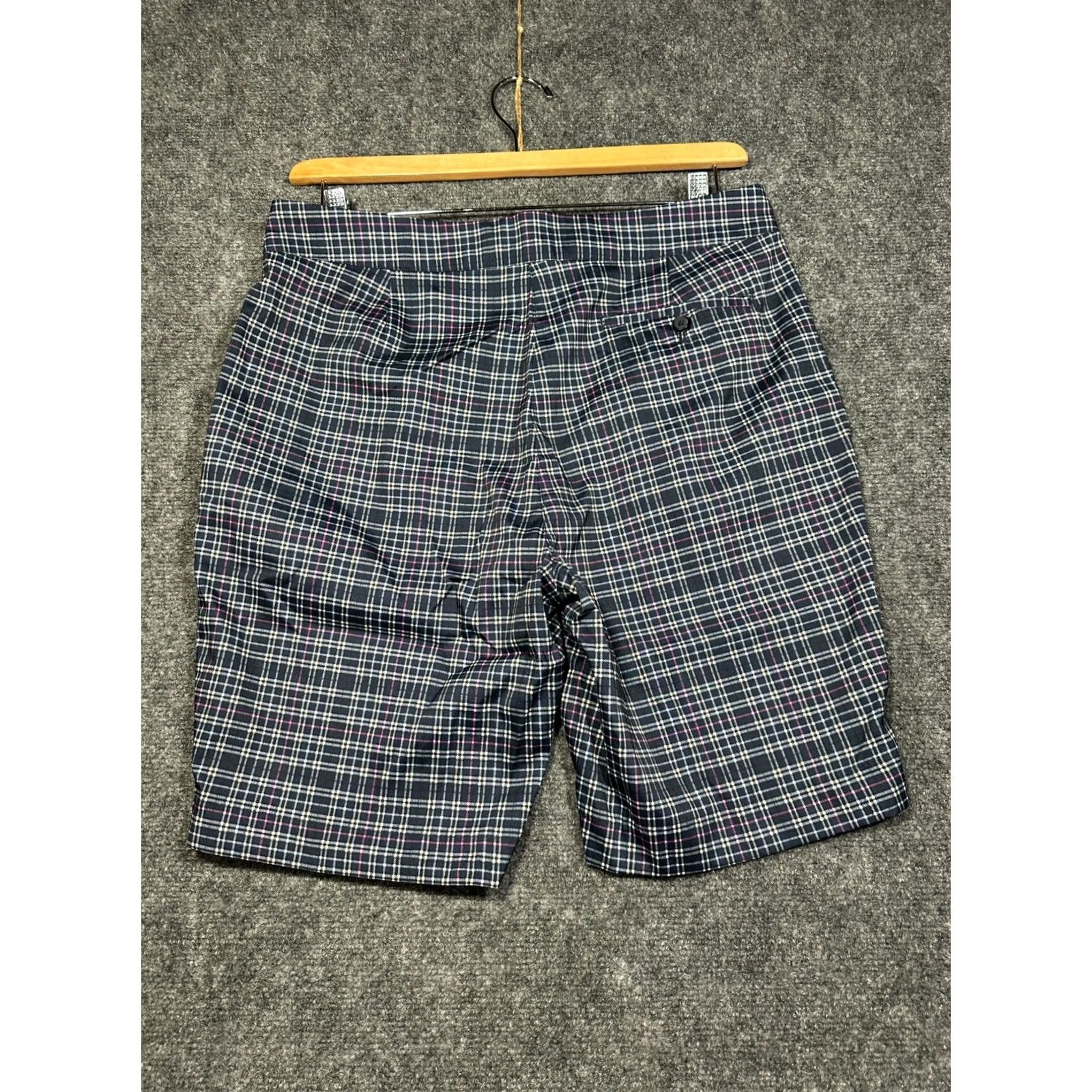 Vintage Greg Norman Shorts Womens 10 Blue Pink Plaid Bermuda Pockets Golf Shirt Size 32" / US 10 / IT 46 - 6 Thumbnail