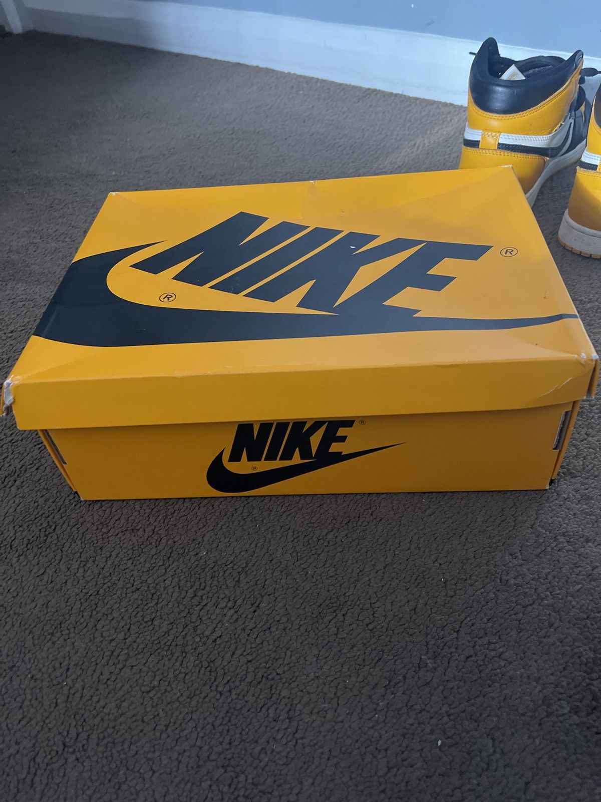 Jordan Brand Air Jordan Retro High OG Taxi/Black Sail UK 8 Size US 8 / EU 41 - 8 Thumbnail