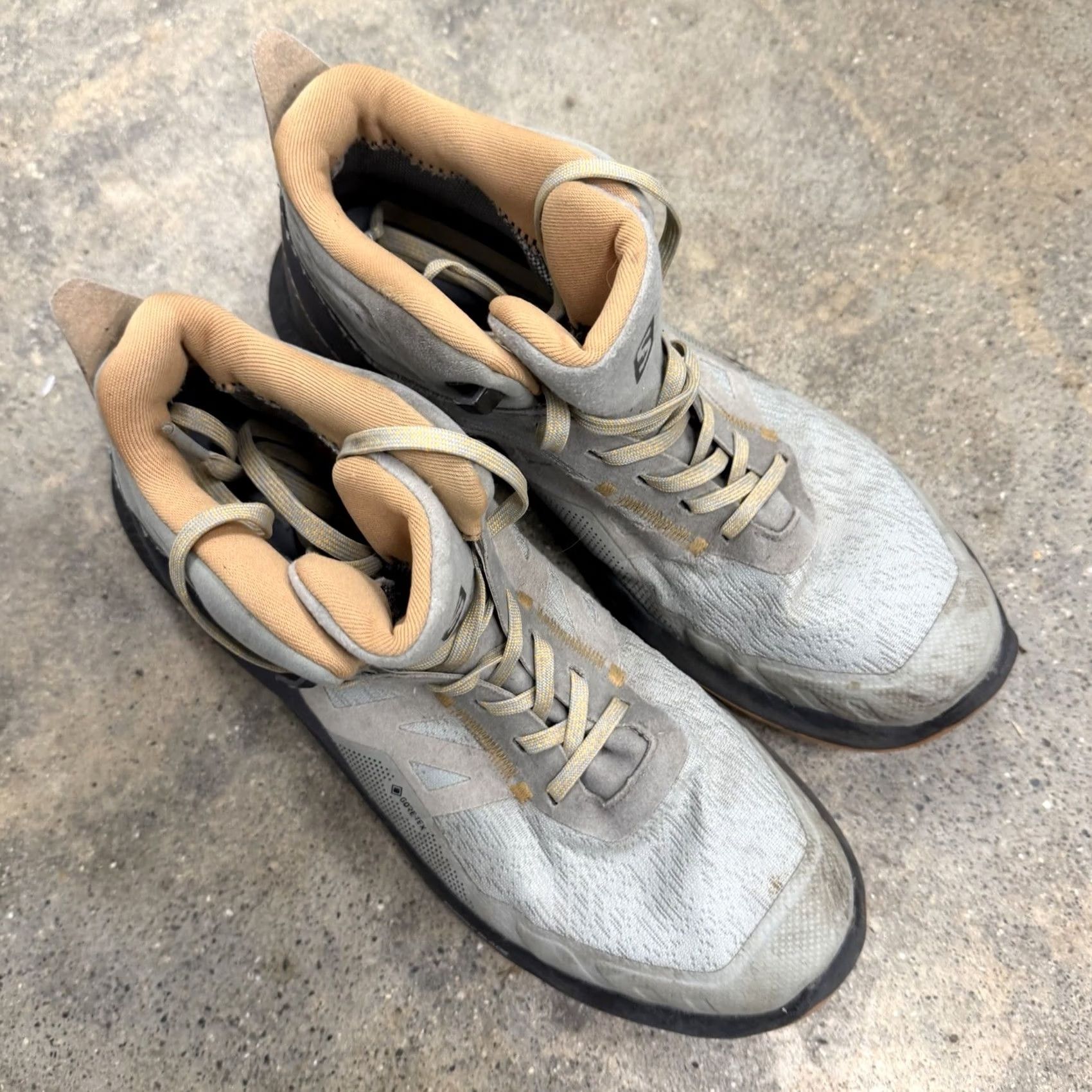 Salomon Salomon OUTpulse Mid GTX Hiking Boots Womens 8 Gray Gore-Tex Trail STAINS | Salomon | Hiking Boots | Womens | Gray | 8 | GTX | Outpulse Size US 7 / IT 37 - 3 Thumbnail