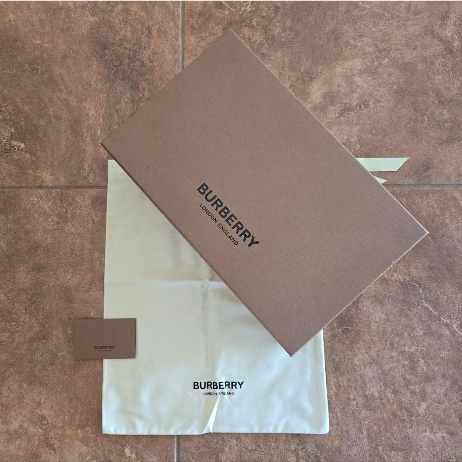 Burberry Chocolate Mint | BURBERRY | Storage 2 Bundle Size ONE SIZE - 2 Thumbnail