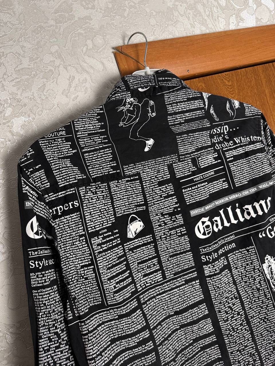 John Galliano JOHN GALLIANO NEWSPAPER PRINT LONG SLEEVES SHIRT Size M Size US M / EU 48-50 / 2 - 19 Thumbnail