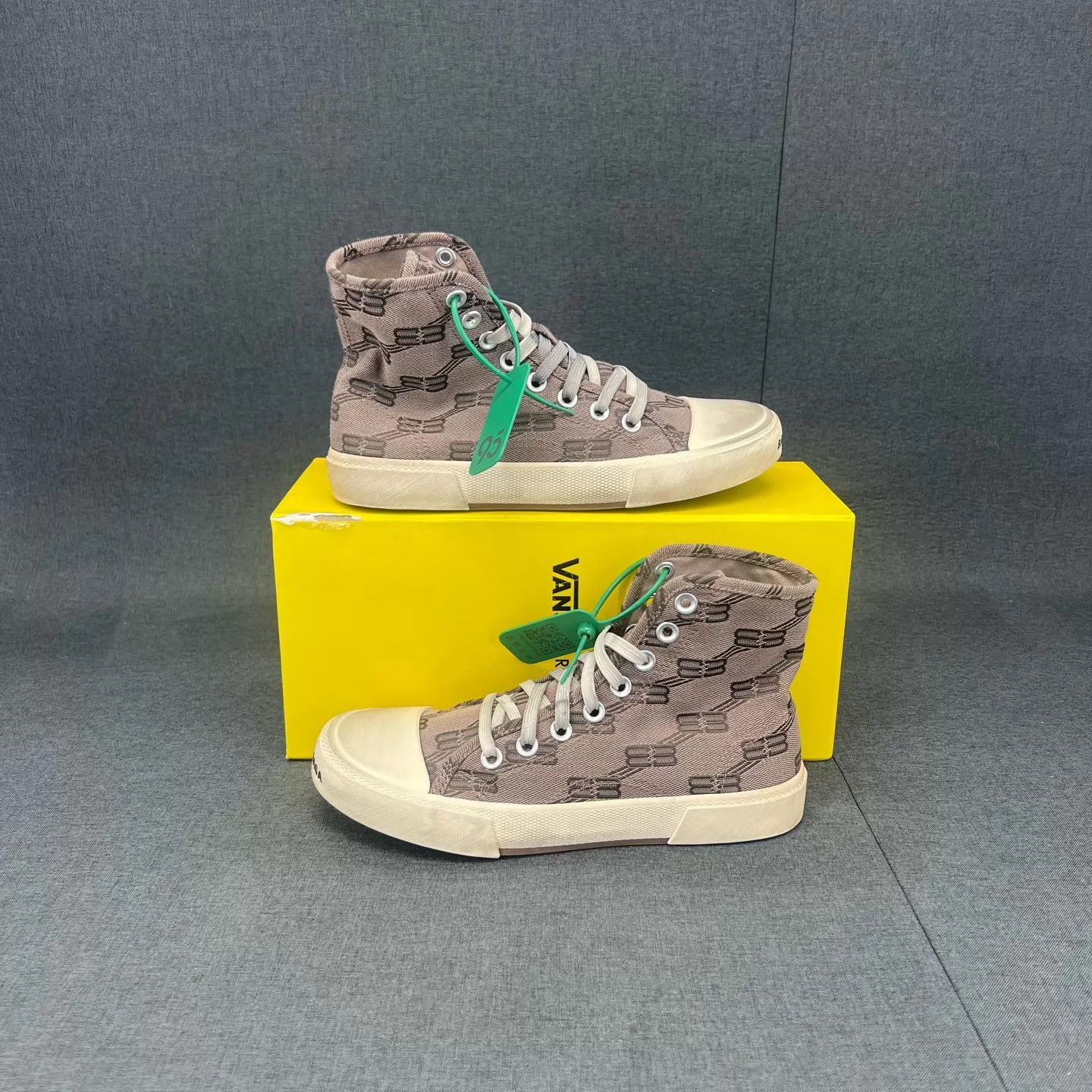 Balenciaga Balenciaga Allover Brown Distressed Sneakers 37 99 New Size US 7 / IT 37 - 2 Thumbnail