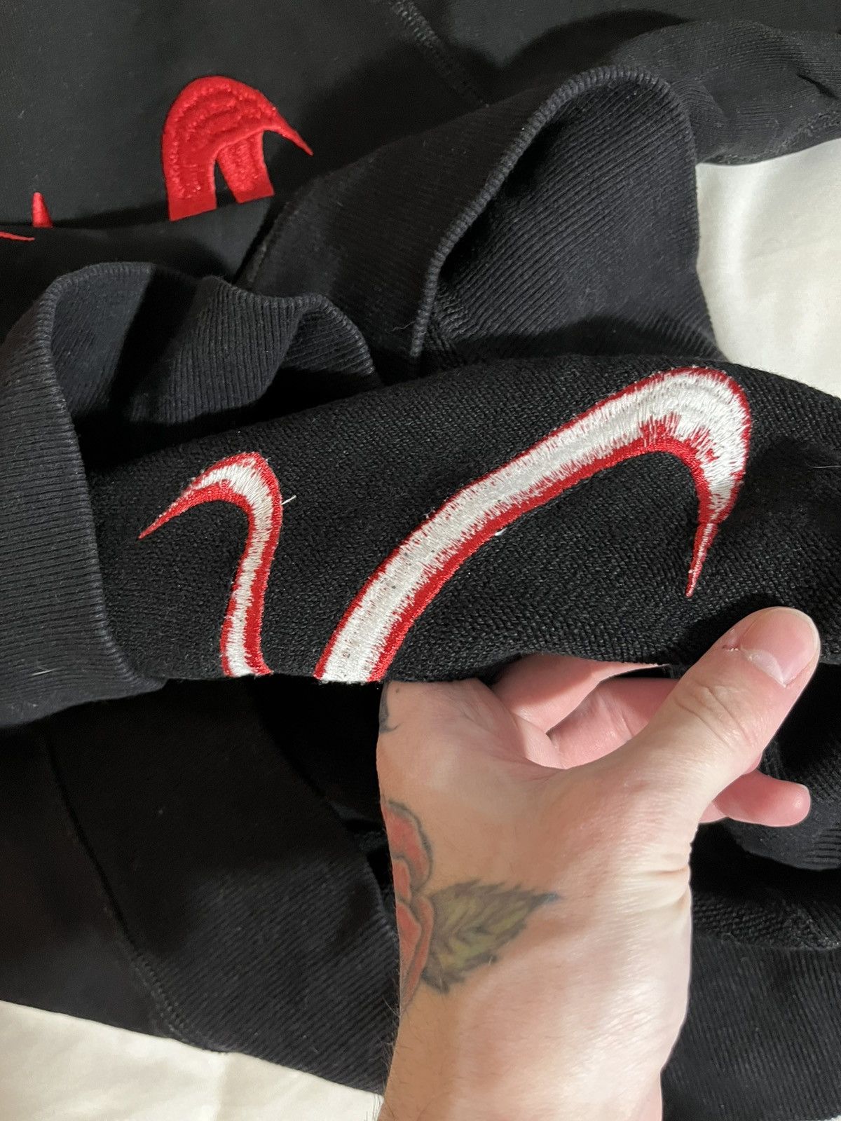 Revenge Revenge red embroidered crewneck black Size US L / EU 52-54 / 3 - 8 Thumbnail
