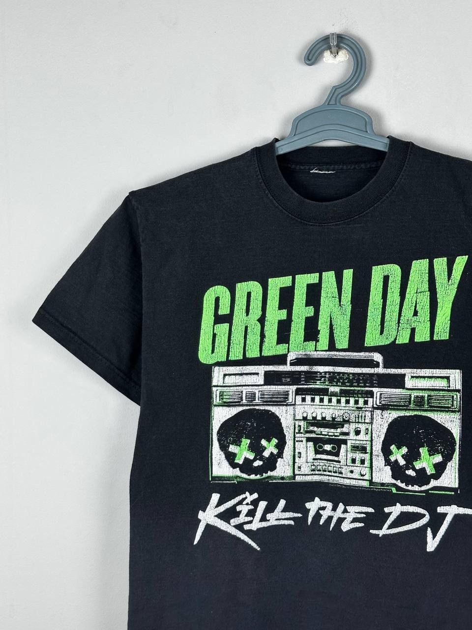 Band Tees 90's Vintage Green Day Kill The DJ Graphic T shirt Size US S / EU 44-46 / 1 - 3 Thumbnail
