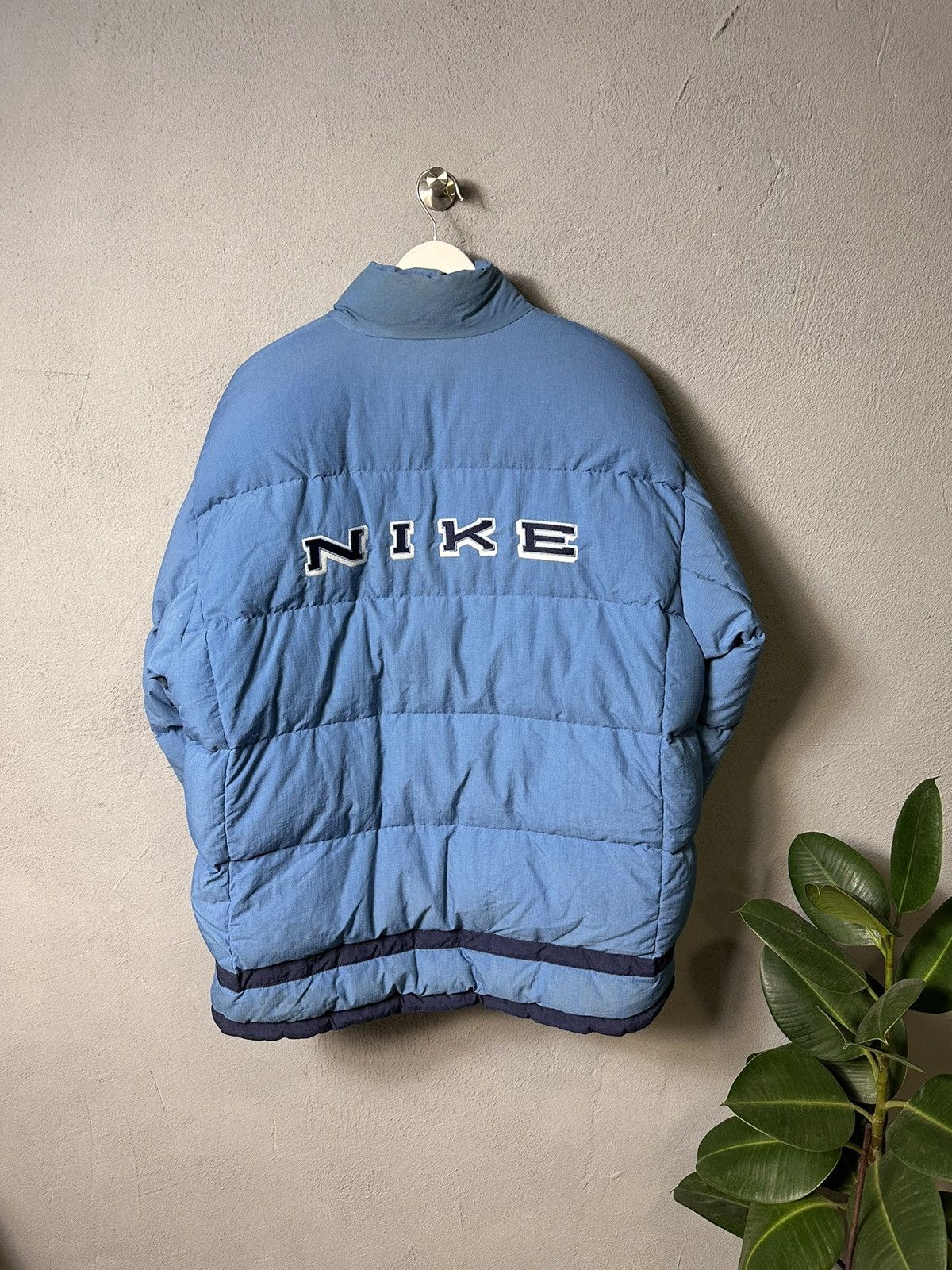 Nike × Vintage Vintage 90’s Faded Nike Down Puffer Jacket Big Logo Size US L / EU 52-54 / 3 - 1 Thumbnail