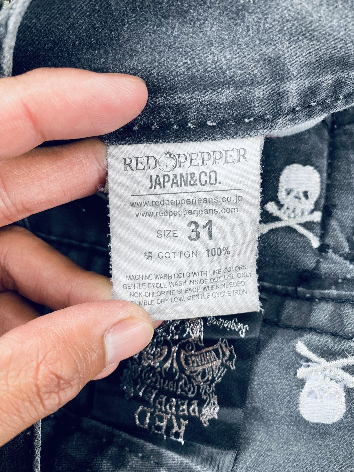 Vintage Vintage Red Pepper Skull Jorts Pants Size US 33 - 17 Thumbnail