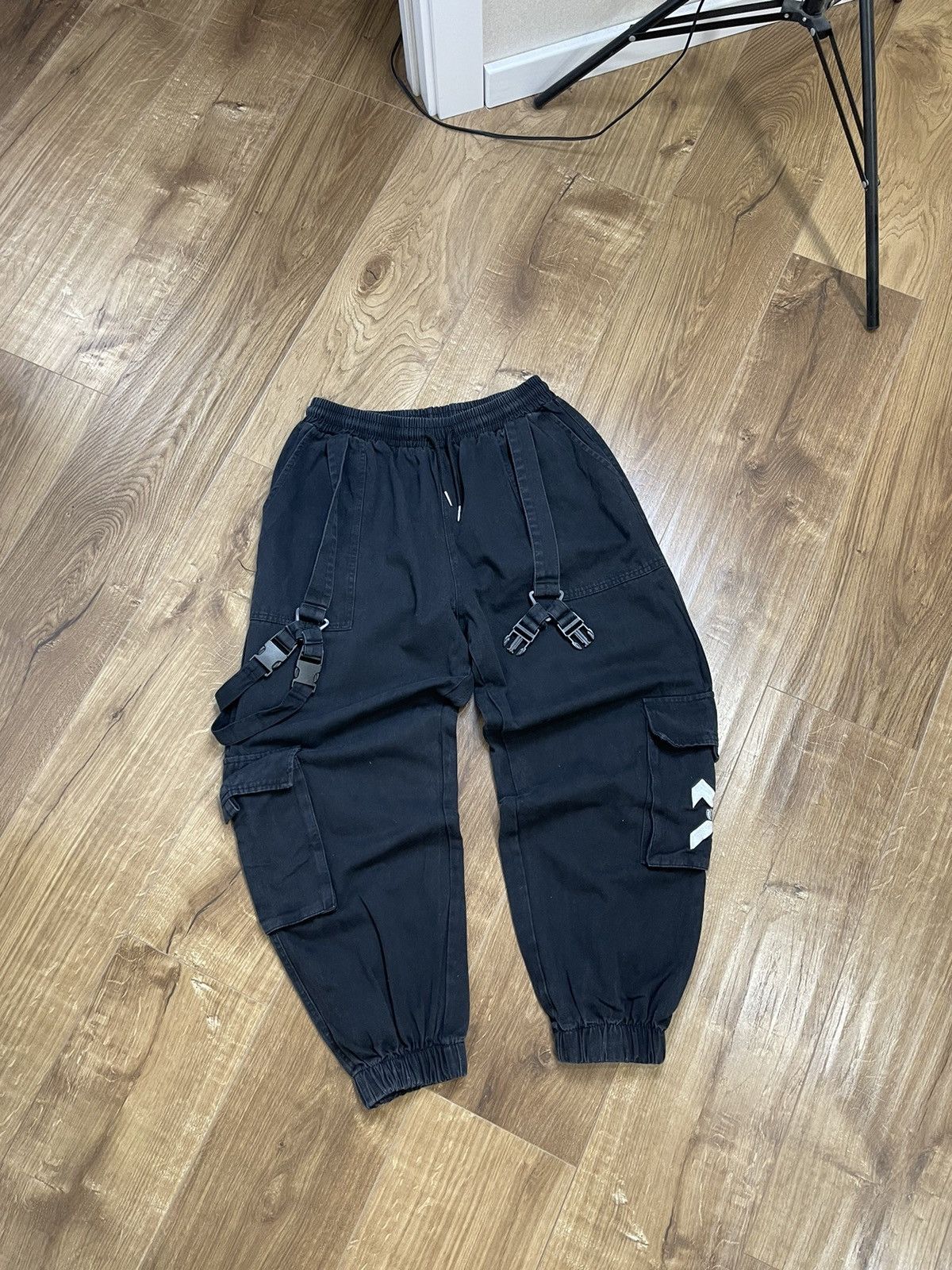 image of Vintage Japanese Style Y2K Cargo Multipocket Bondage Pants in Black, Men's (Size 30)