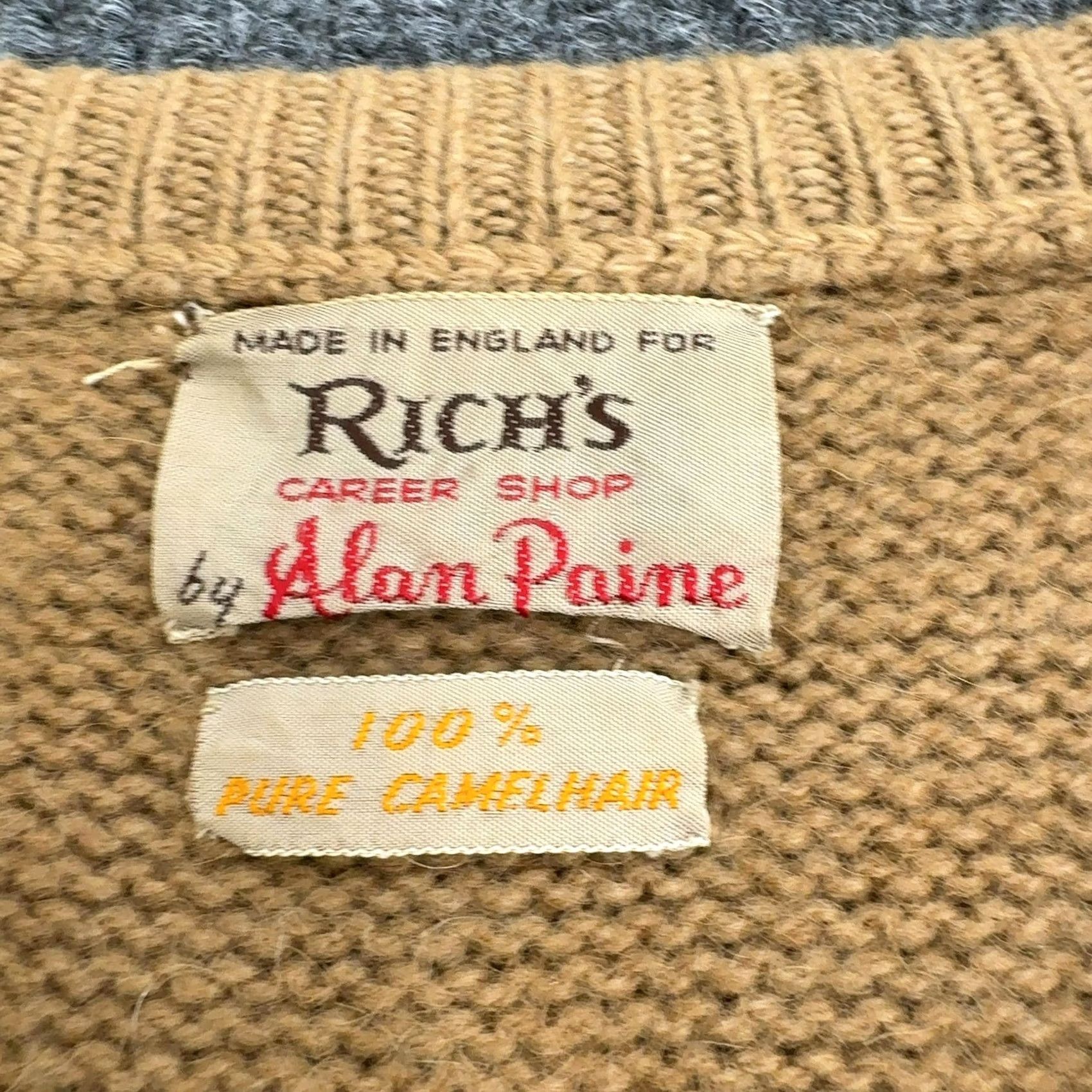 Camel VINTAGE Alan Paine Sweater Mens Camel Vneck Luxury 100 Camelhair Made in England Size US M / EU 48-50 / 2 - 2 Thumbnail