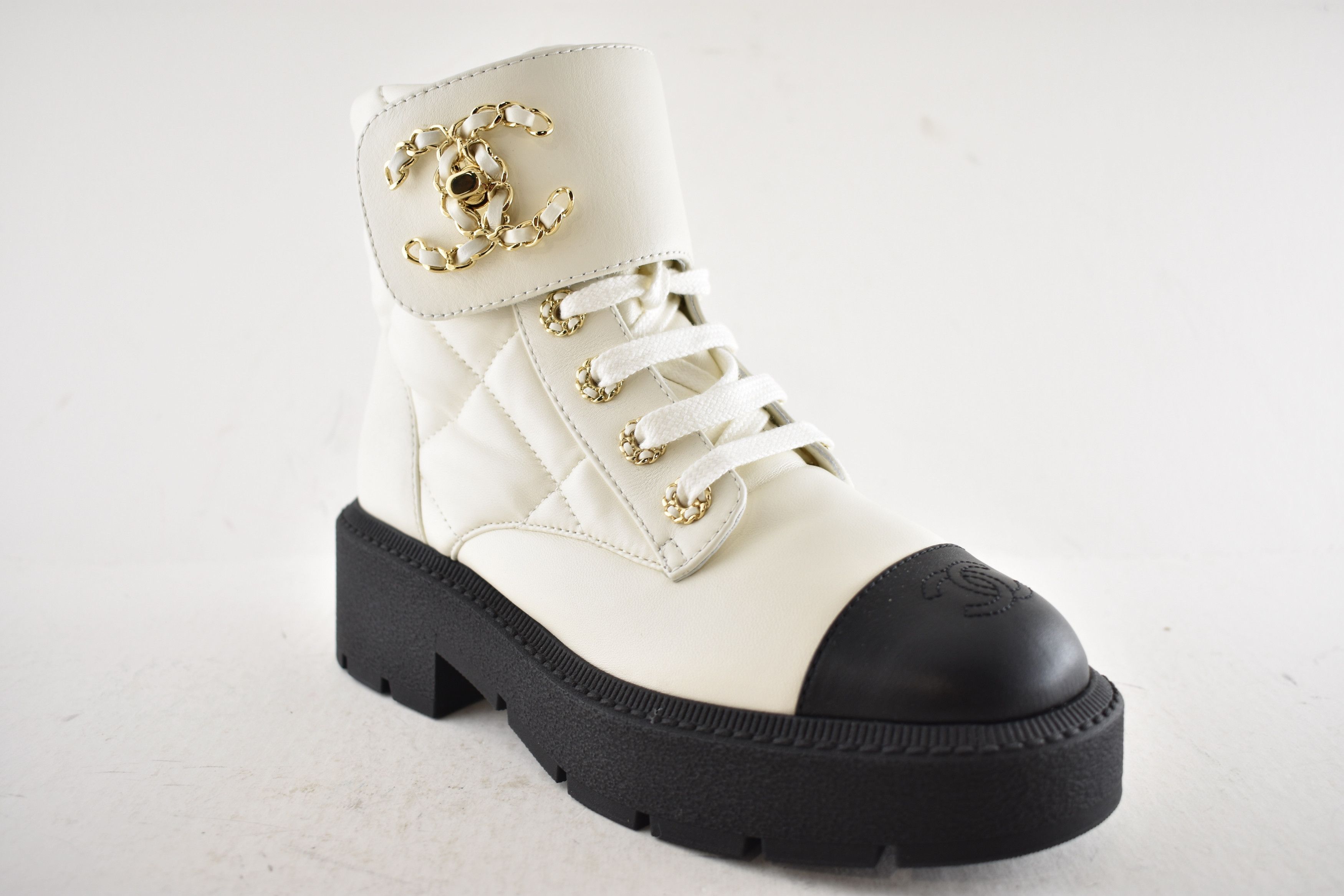 Chanel Chanel 24B CC Combat Black Platform Ankle Short Boots 37c Size US 7 / IT 37 - 3 Thumbnail