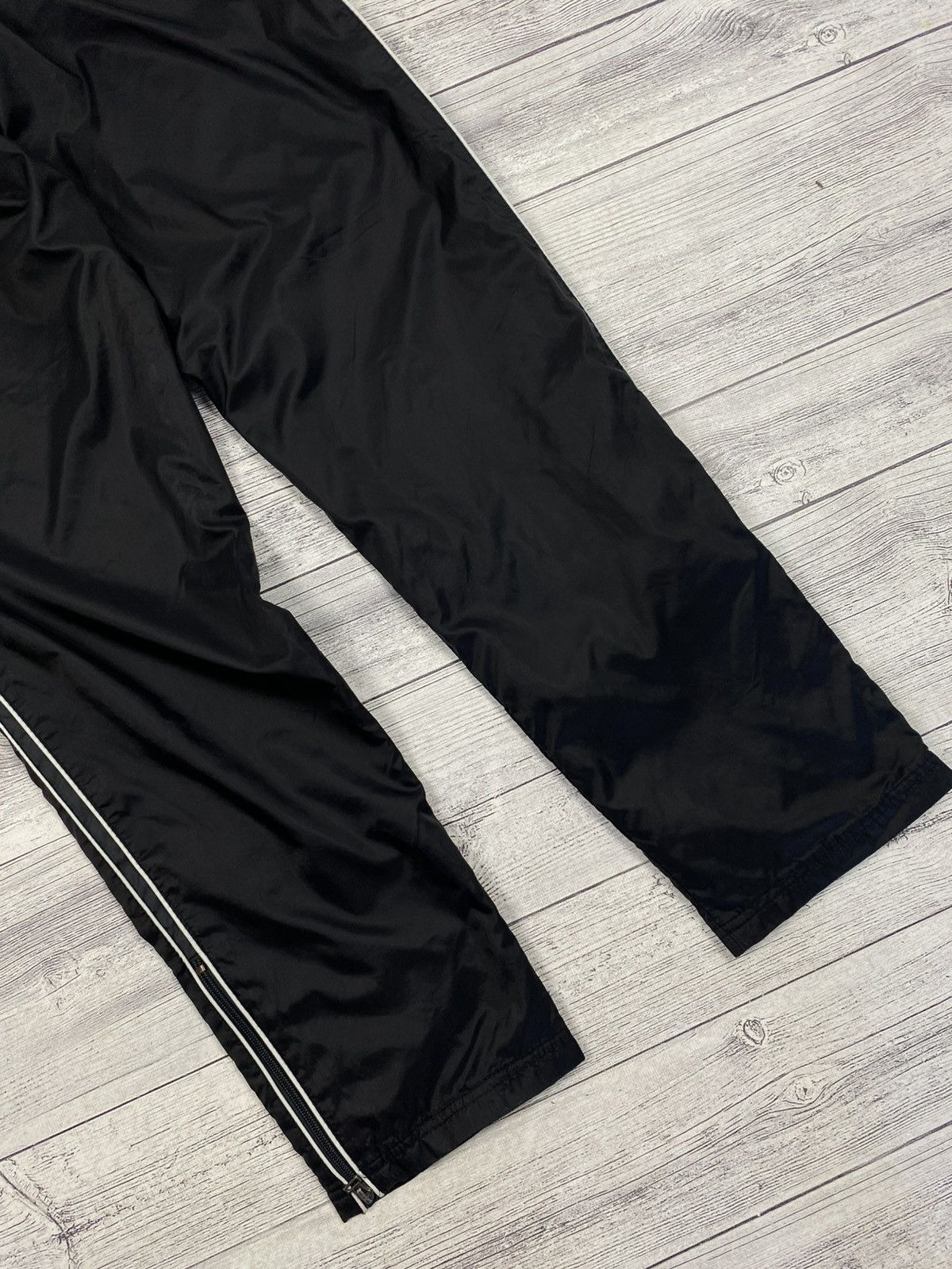 Nike Nike Vintage Nylon Pants Swoosh Drill Y2K Size S Size US 30 / EU 46 - 8 Thumbnail