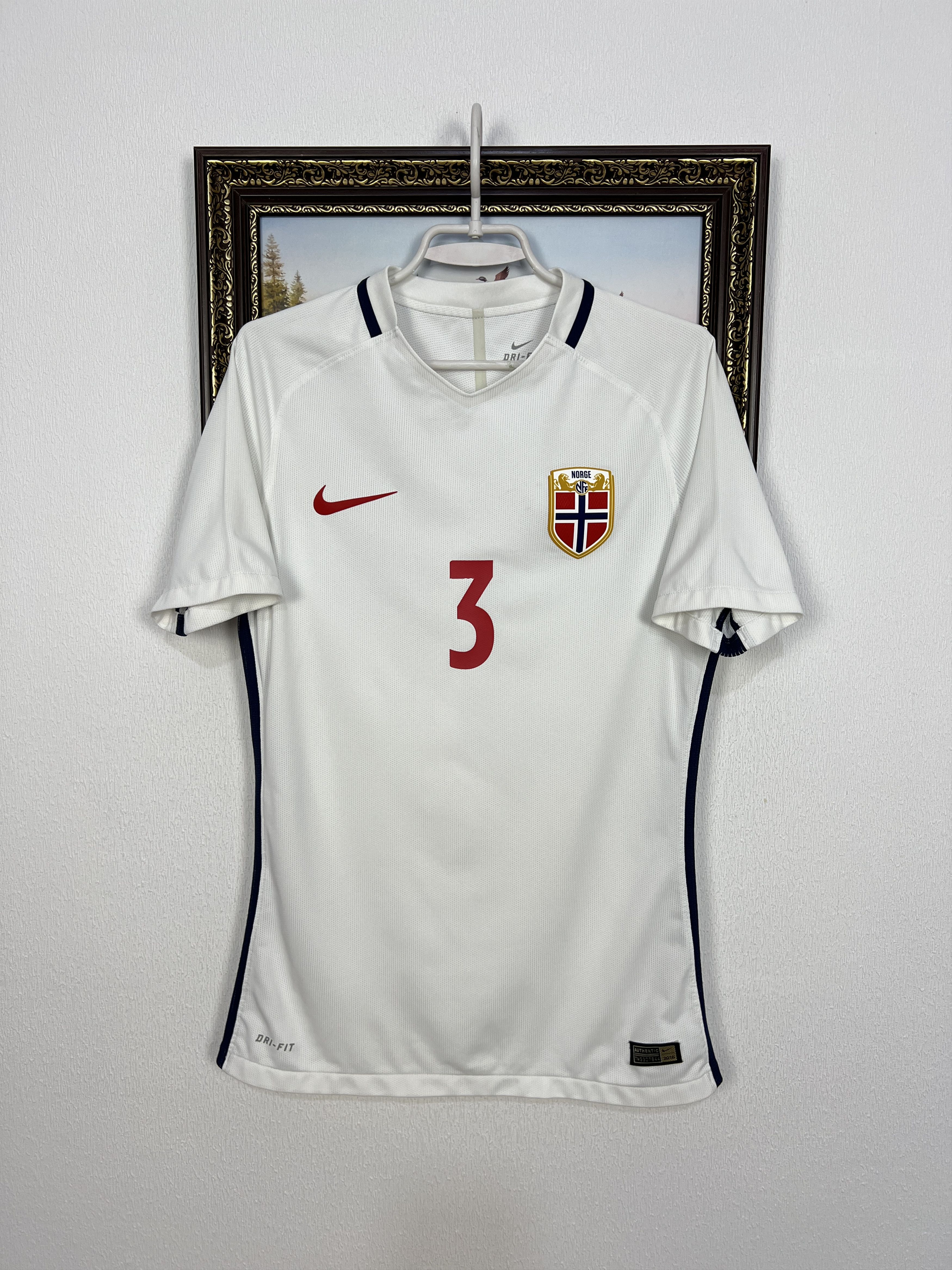 Nike Norway Away football shirt 2016 Soccer #3 Nike Player Issue Size US M / EU 48-50 / 2 - 1 Thumbnail